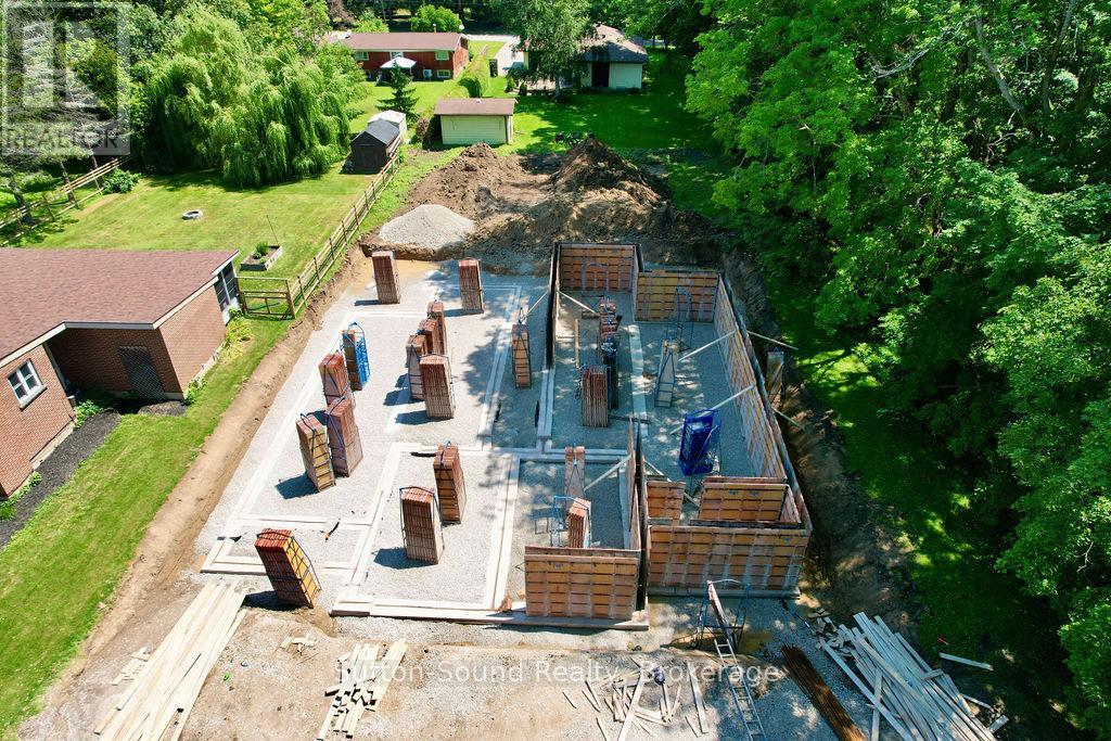 2515 6th Avenue W, Owen Sound, Ontario  N4K 5J7 - Photo 4 - X12327660