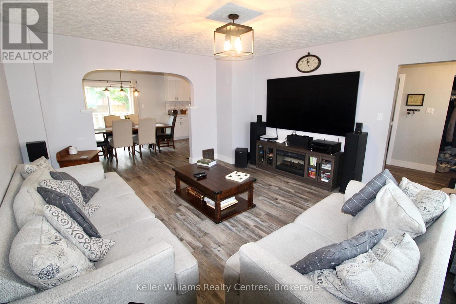 445 13th Street, Hanover, Ontario  N4N 1Y2 - Photo 4 - X12328059