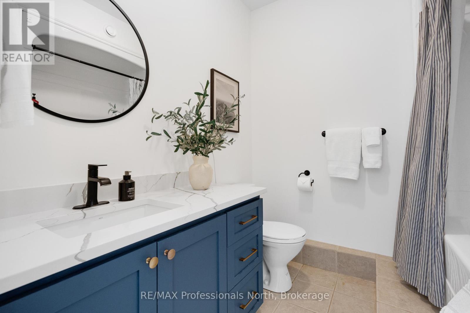 47 Farmcrest Avenue, Dysart Et Al, Ontario  K0M 1S0 - Photo 38 - X12328121