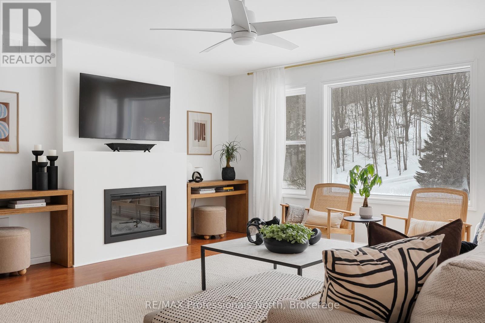 47 Farmcrest Avenue, Dysart Et Al, Ontario  K0M 1S0 - Photo 4 - X12328121