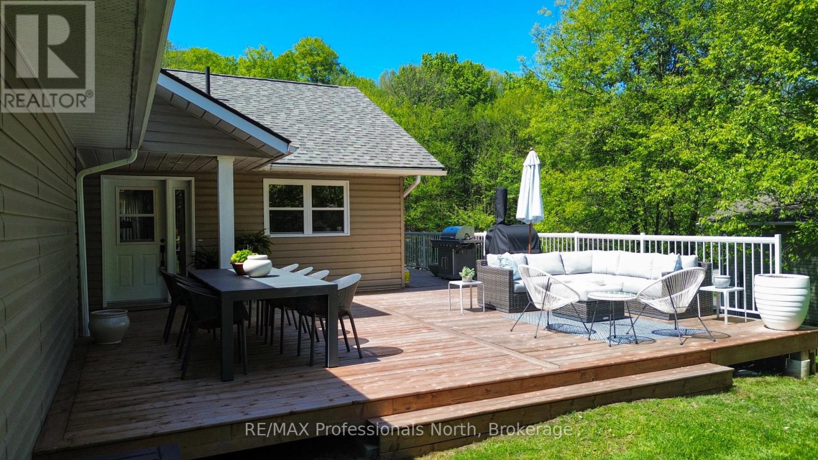47 Farmcrest Avenue, Dysart Et Al, Ontario  K0M 1S0 - Photo 46 - X12328121