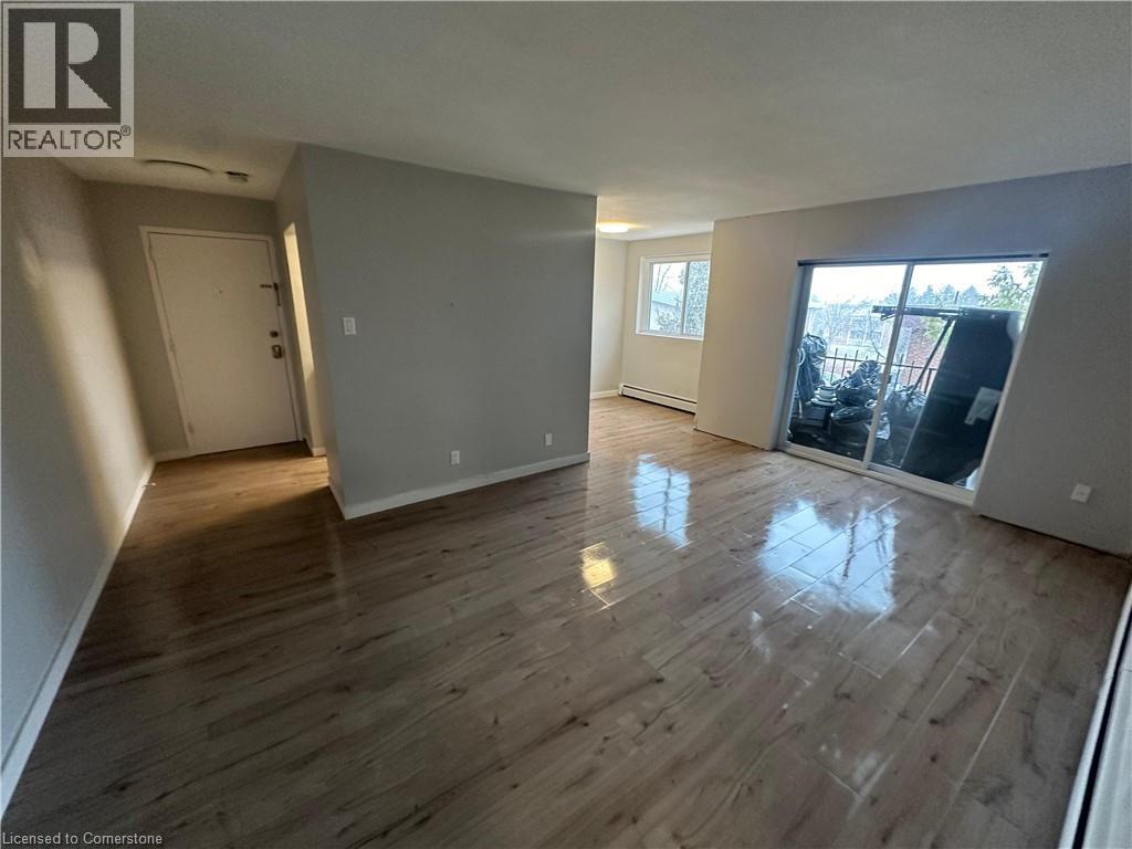 705 Glen Forrest Boulevard Unit# 03, Waterloo, Ontario  N2L 4K7 - Photo 3 - 40757964
