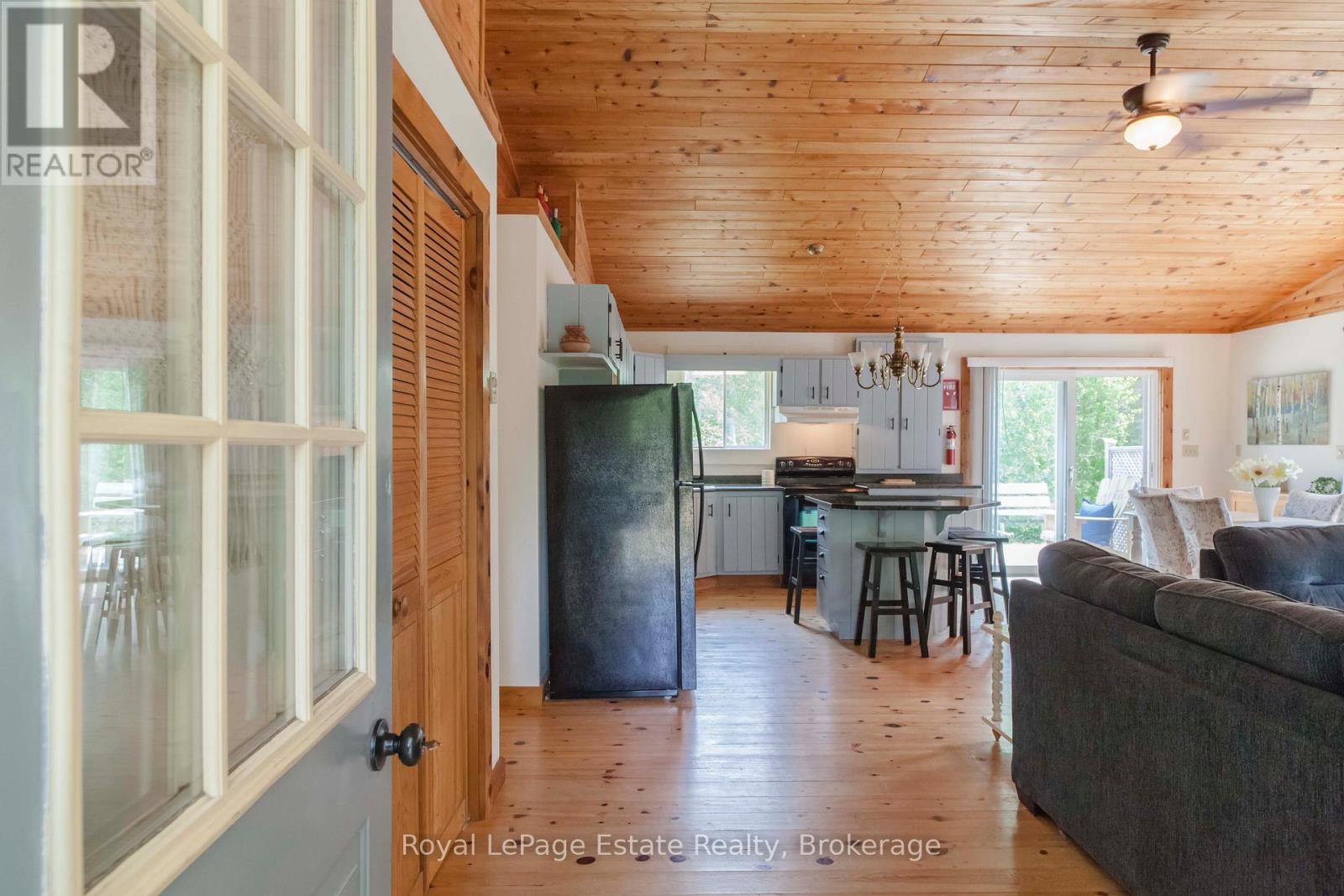 503 Bruce Avenue, South Bruce Peninsula, Ontario  N0H 2G0 - Photo 16 - X12328418
