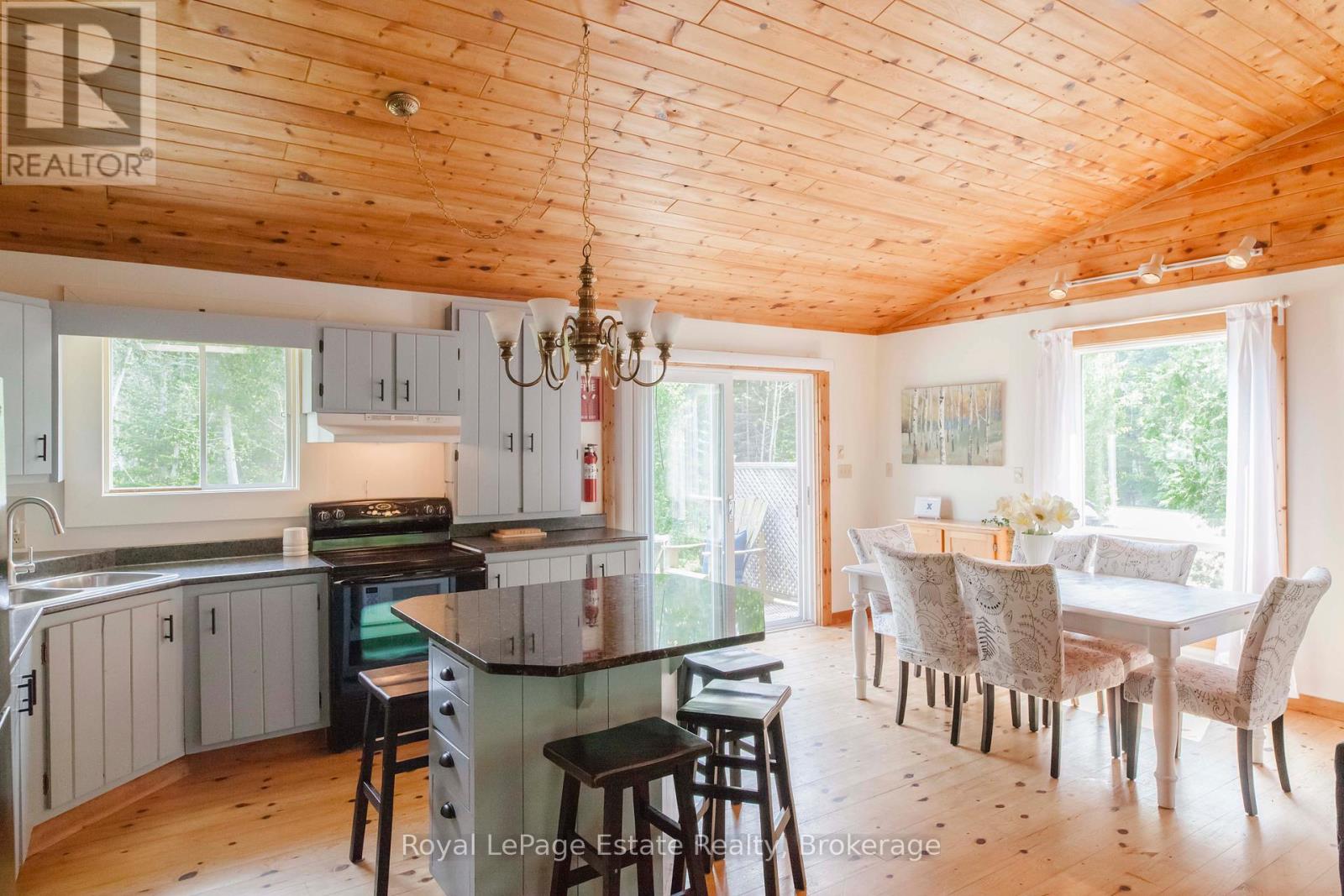 503 Bruce Avenue, South Bruce Peninsula, Ontario  N0H 2G0 - Photo 23 - X12328418