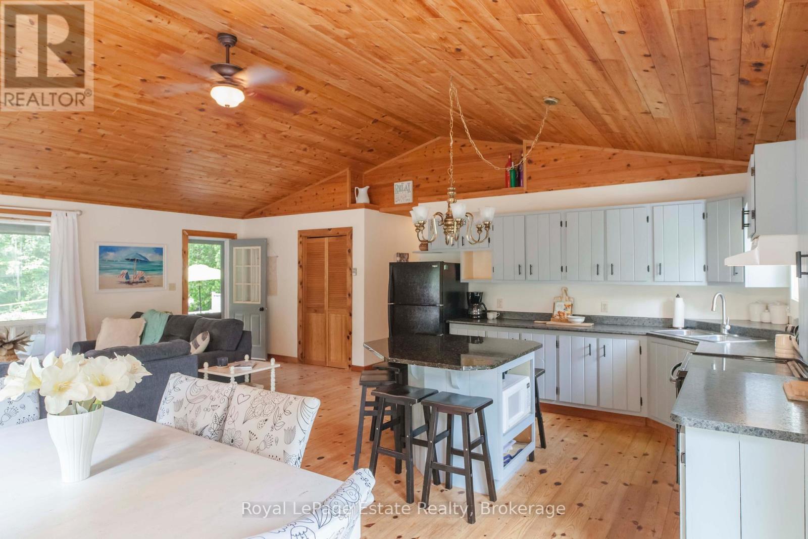503 Bruce Avenue, South Bruce Peninsula, Ontario  N0H 2G0 - Photo 27 - X12328418