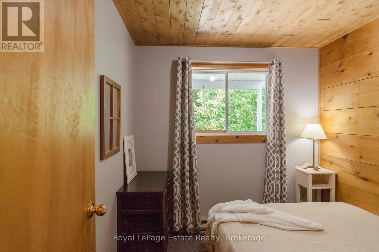 503 Bruce Avenue, South Bruce Peninsula, Ontario  N0H 2G0 - Photo 35 - X12328418