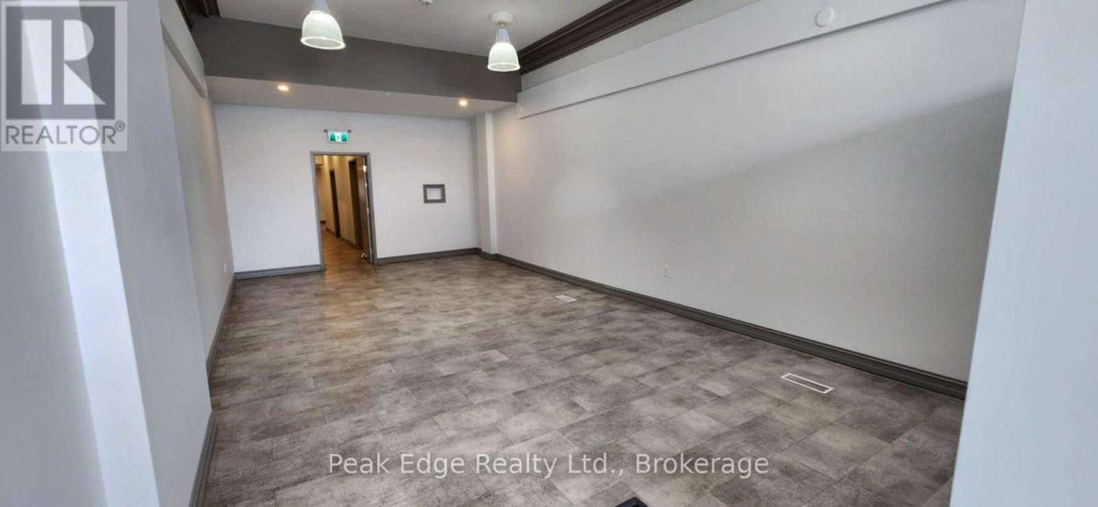 209 10th Street, Hanover, Ontario  N4N 1N8 - Photo 2 - X12328445