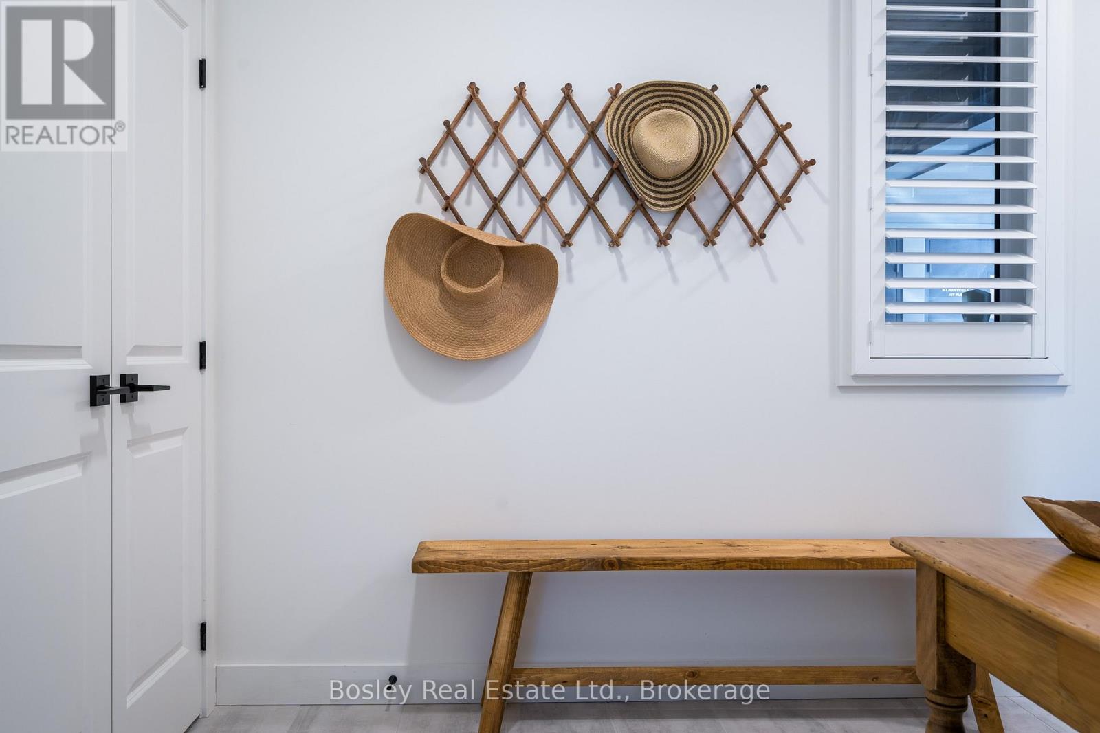 101 - 18 Beckwith Lane, Blue Mountains, Ontario  L9Y 2X5 - Photo 6 - X12328454
