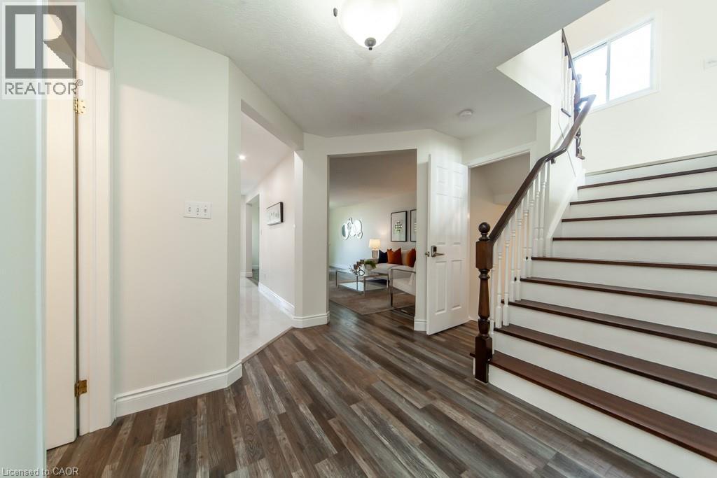 579 Windjammer Way, Waterloo, Ontario  N2K 3Z6 - Photo 5 - 40757825
