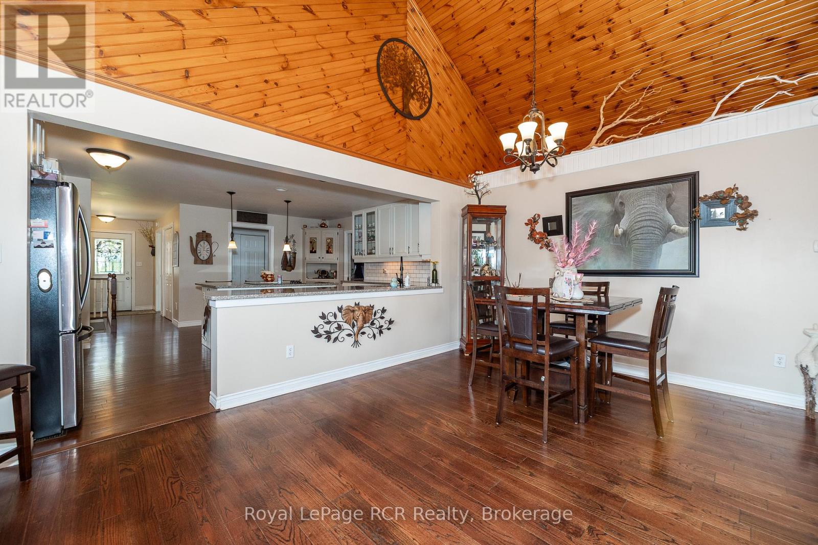 113 Glenwood Place, West Grey, Ontario  N0C 1H0 - Photo 11 - X12328636
