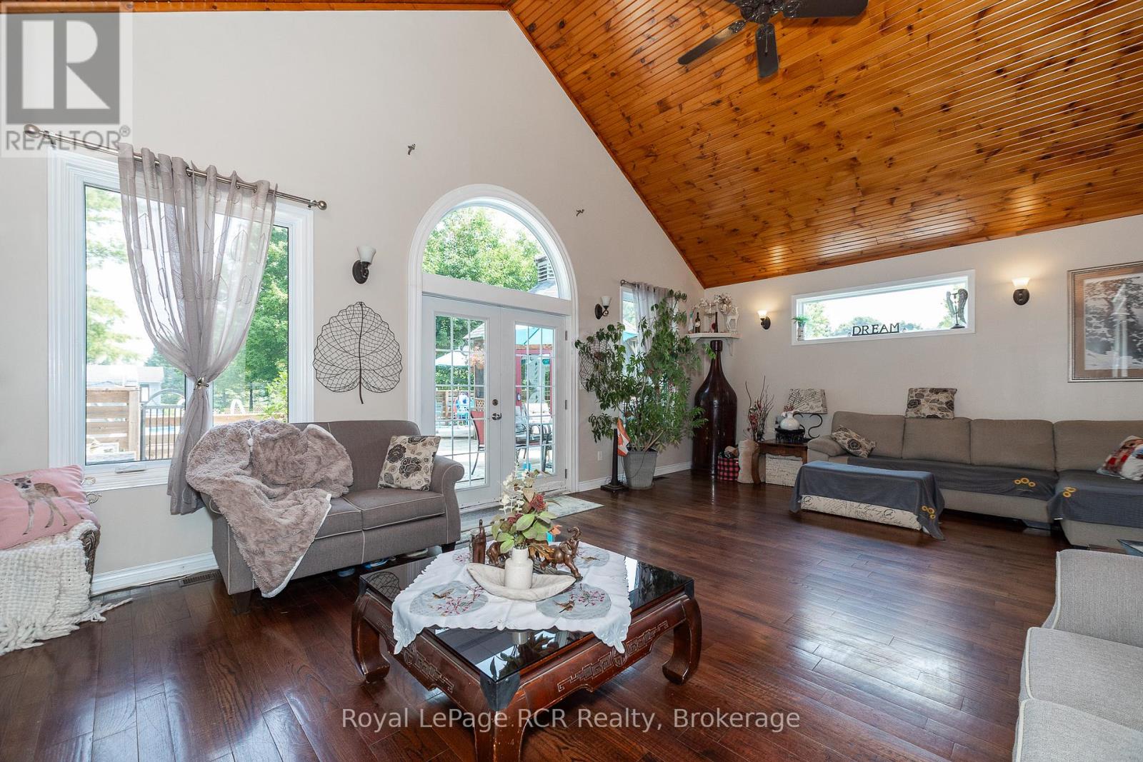 113 Glenwood Place, West Grey, Ontario  N0C 1H0 - Photo 6 - X12328636