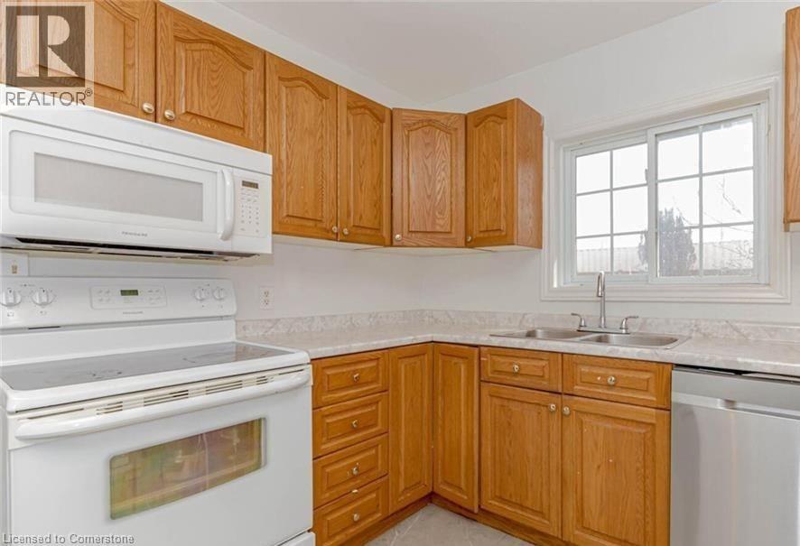 18 Greenlaw Place, St. Catharines, Ontario  L2R 4S6 - Photo 8 - 40758045