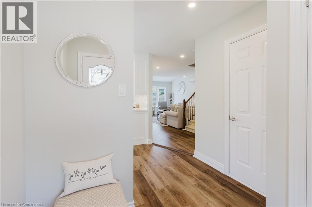 8 Viva Court, Stoney Creek, Ontario  L8J 1X6 - Photo 5 - 40757638