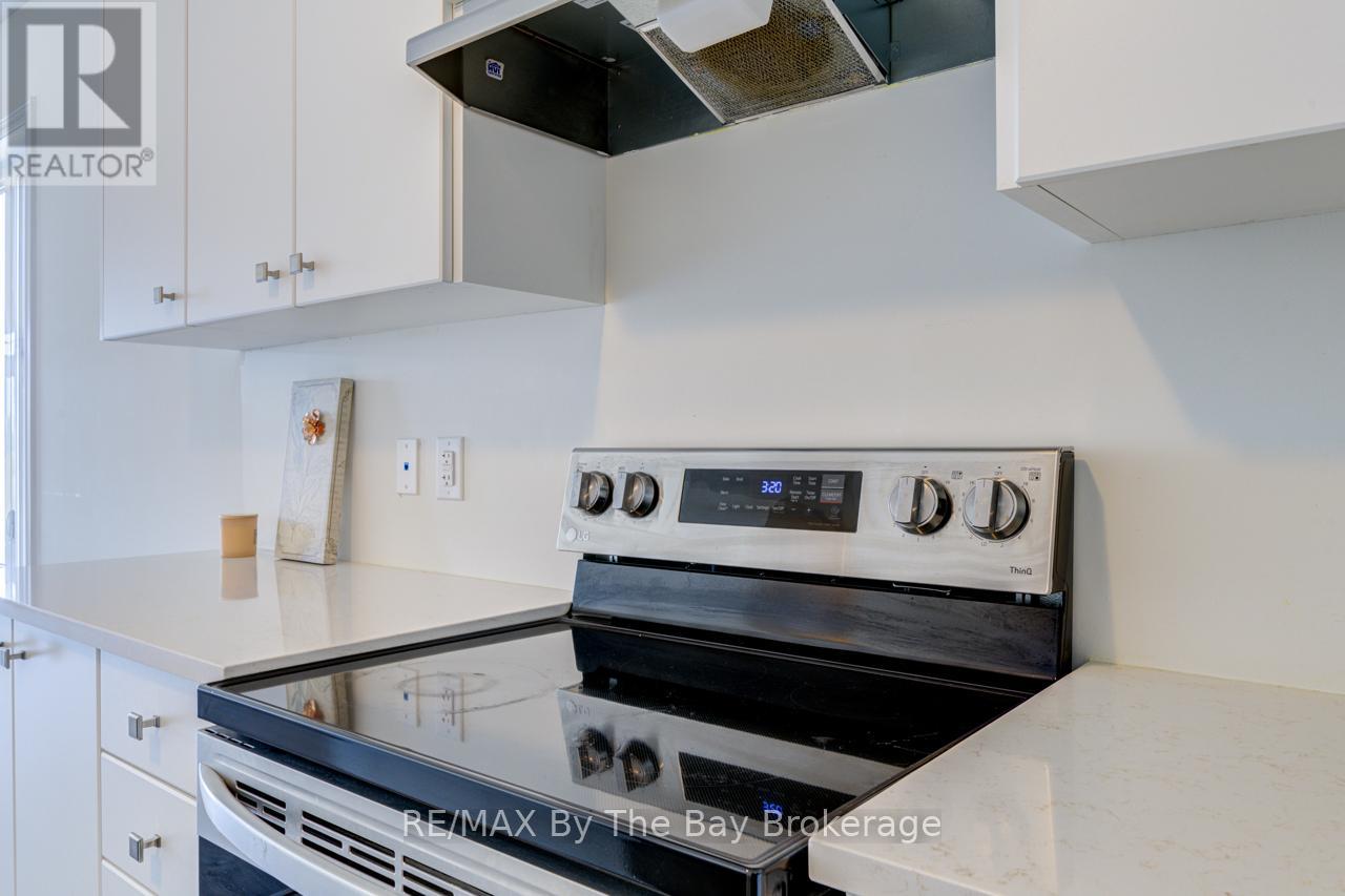 15 Union Boulevard, Wasaga Beach, Ontario  L9Z 0M6 - Photo 10 - S12328918