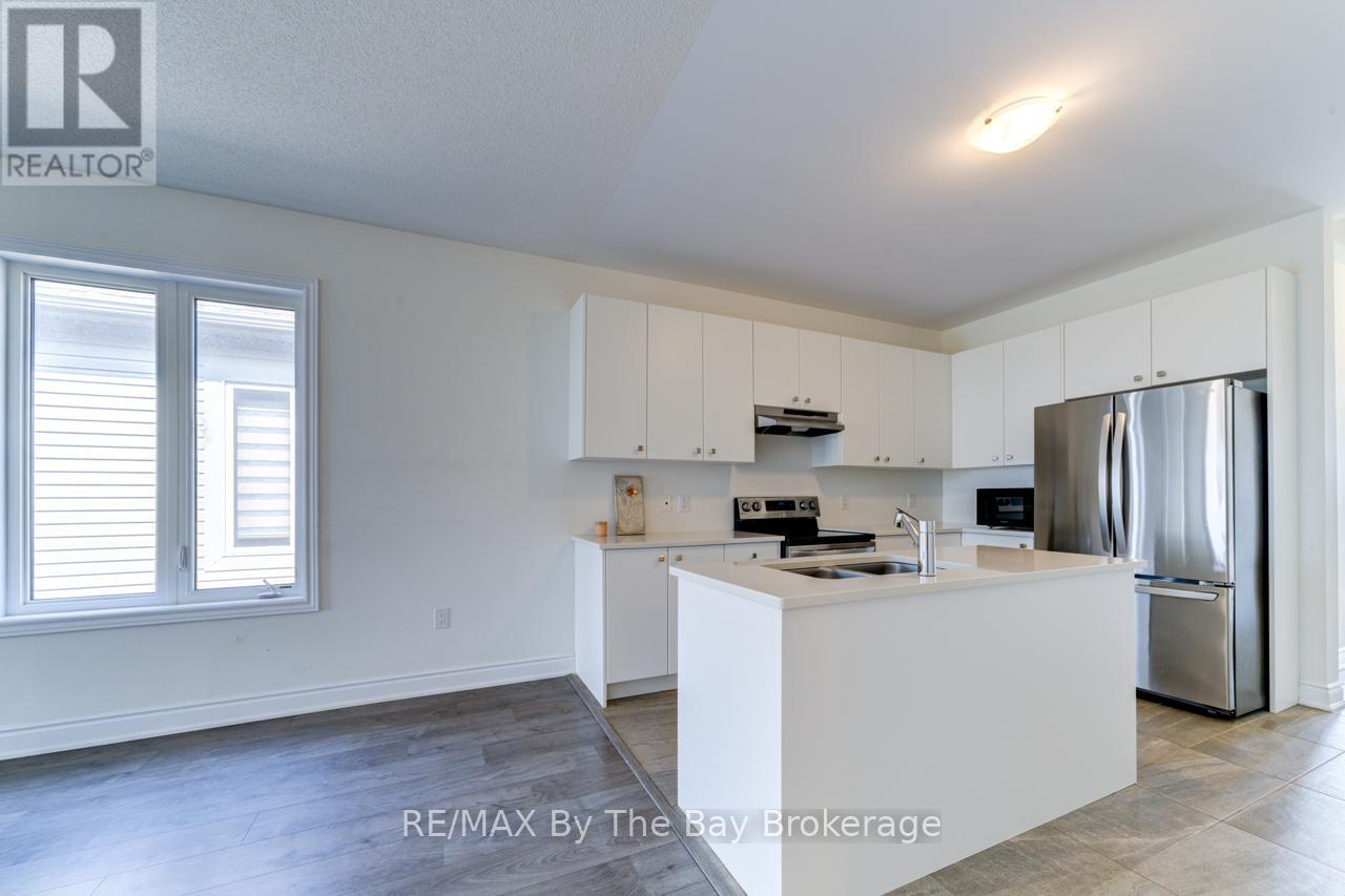15 Union Boulevard, Wasaga Beach, Ontario  L9Z 0M6 - Photo 6 - S12328919