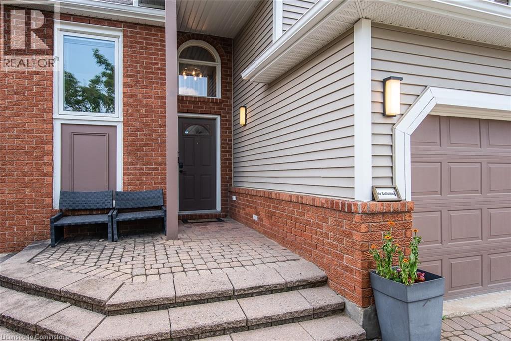 518 Baringham Place, Waterloo, Ontario  N2T 2J4 - Photo 2 - 40757344