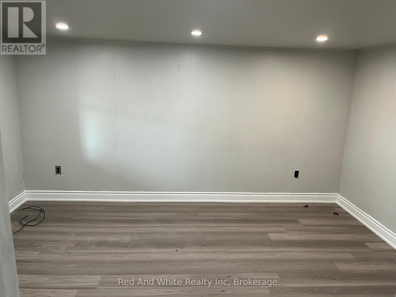 1267 Hamilton Street, Cambridge, Ontario  N3H 3G4 - Photo 6 - X12328949