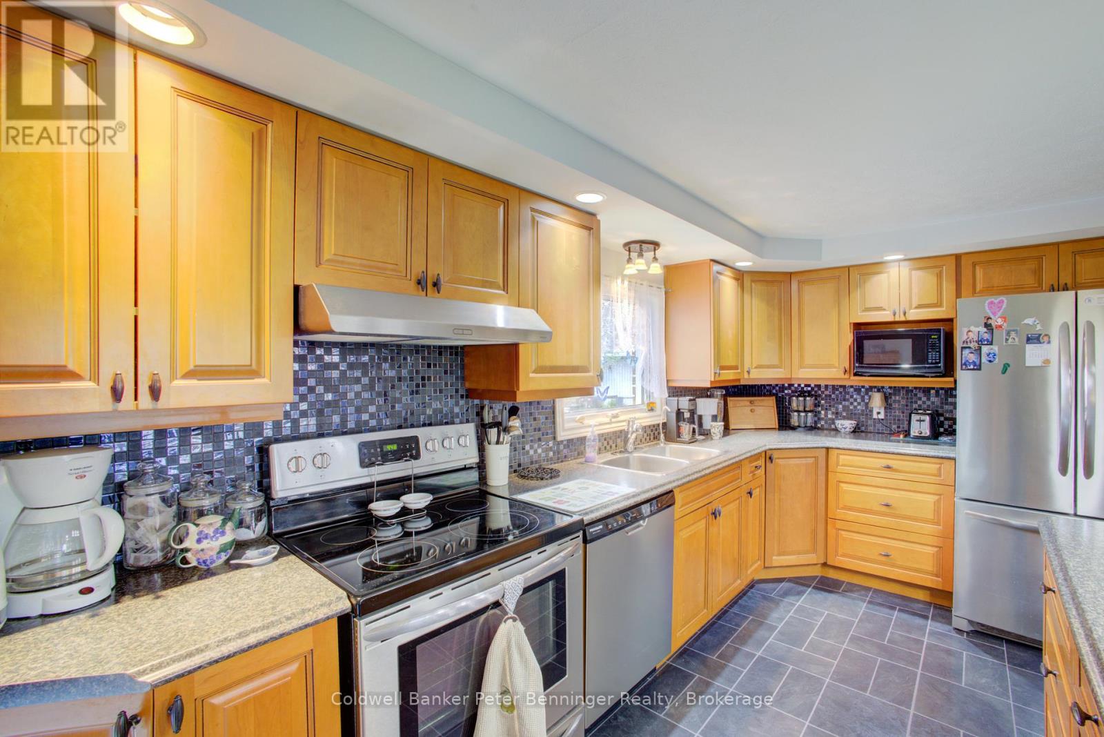 119 Main Street, Kincardine, Ontario  N0G 2T0 - Photo 4 - X12329130