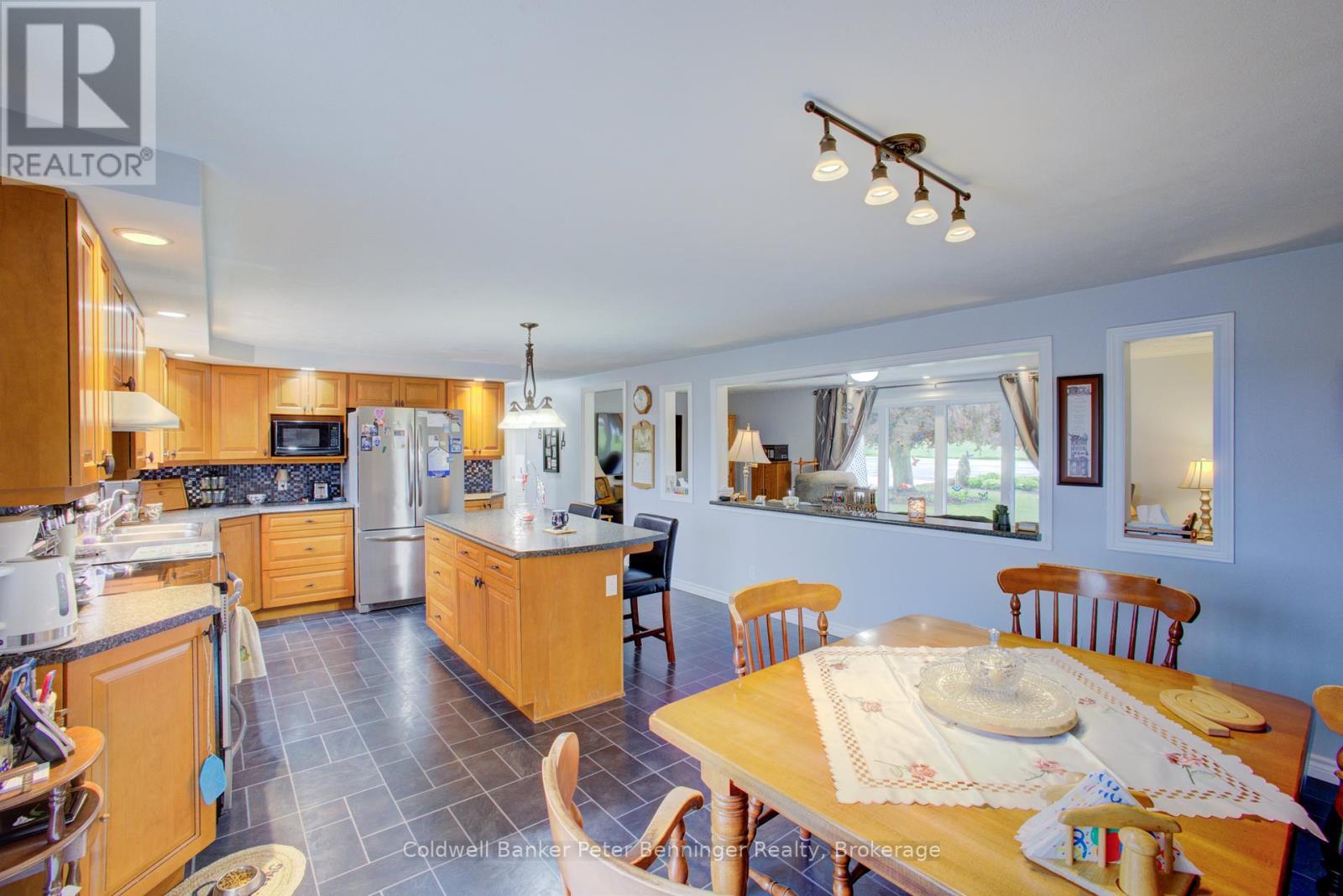 119 Main Street, Kincardine, Ontario  N0G 2T0 - Photo 5 - X12329130