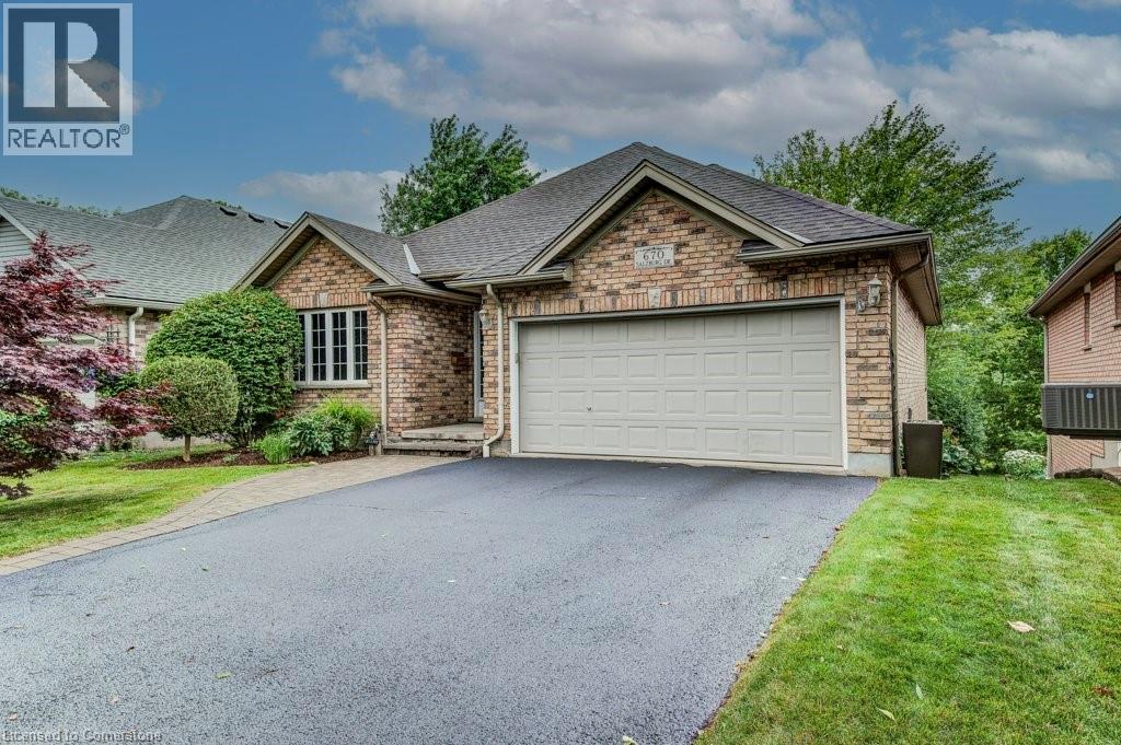 670 SALZBURG Drive, Waterloo, Ontario