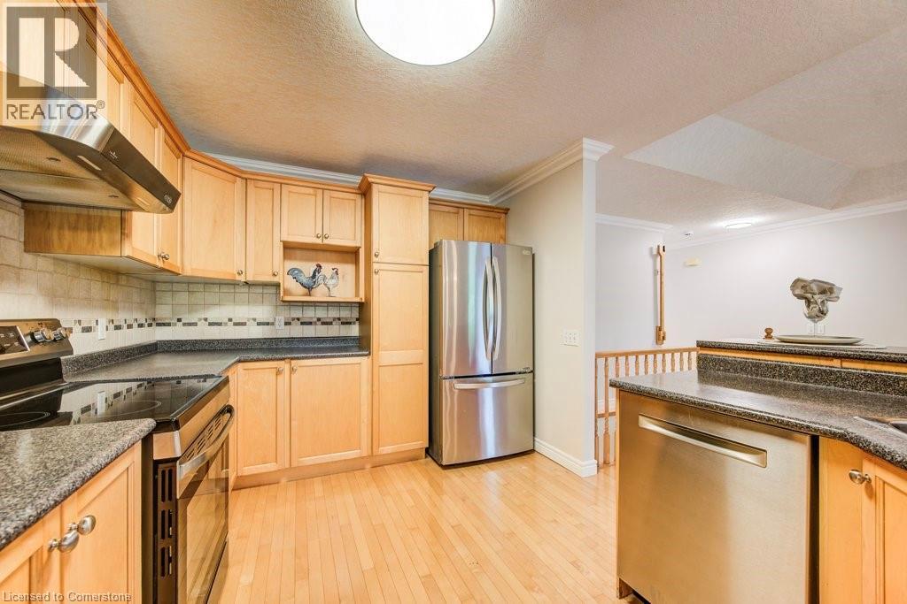 670 Salzburg Drive, Waterloo, Ontario  N2V 2N8 - Photo 17 - 40757933