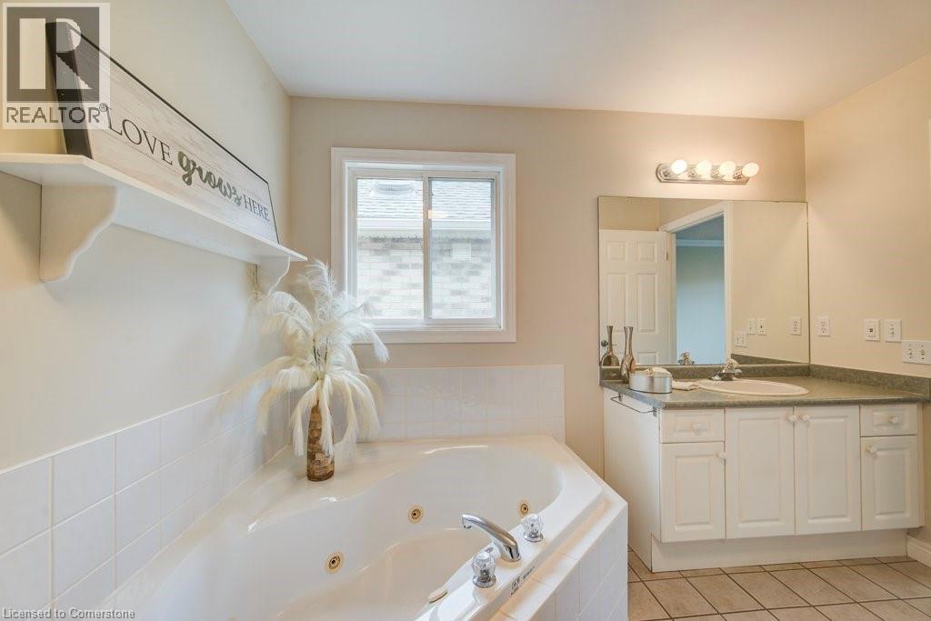 670 Salzburg Drive, Waterloo, Ontario  N2V 2N8 - Photo 28 - 40757933