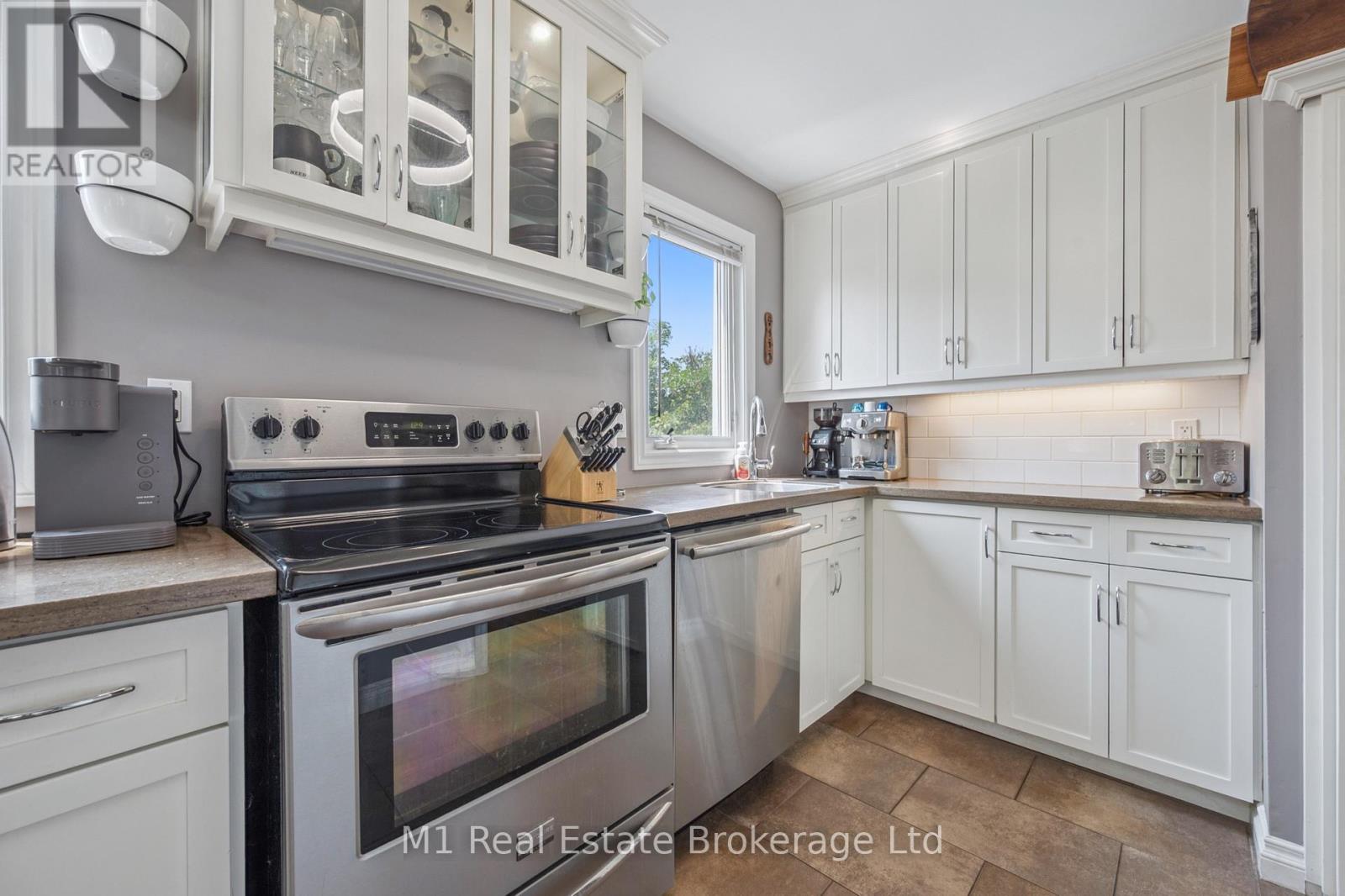 15 Gowdy Avenue, Guelph, Ontario  N1H 2K6 - Photo 16 - X12329306