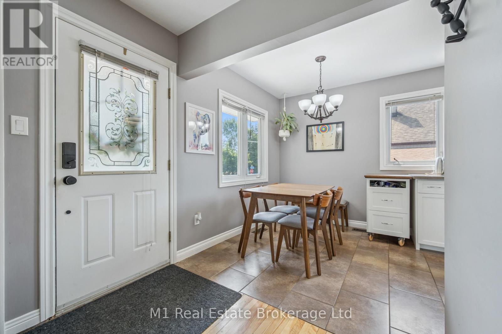 15 Gowdy Avenue, Guelph, Ontario  N1H 2K6 - Photo 7 - X12329306
