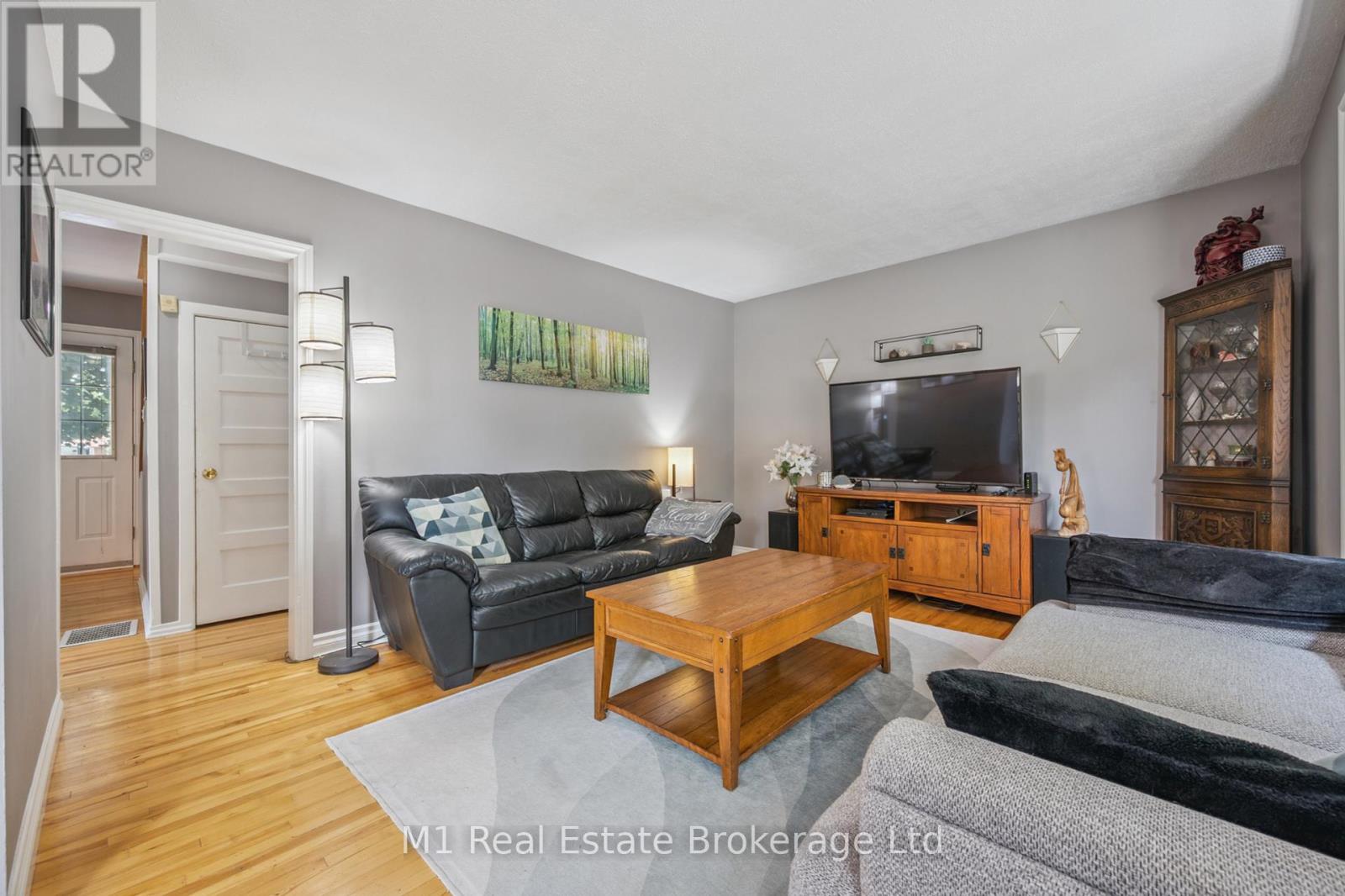 15 Gowdy Avenue, Guelph, Ontario  N1H 2K6 - Photo 9 - X12329306