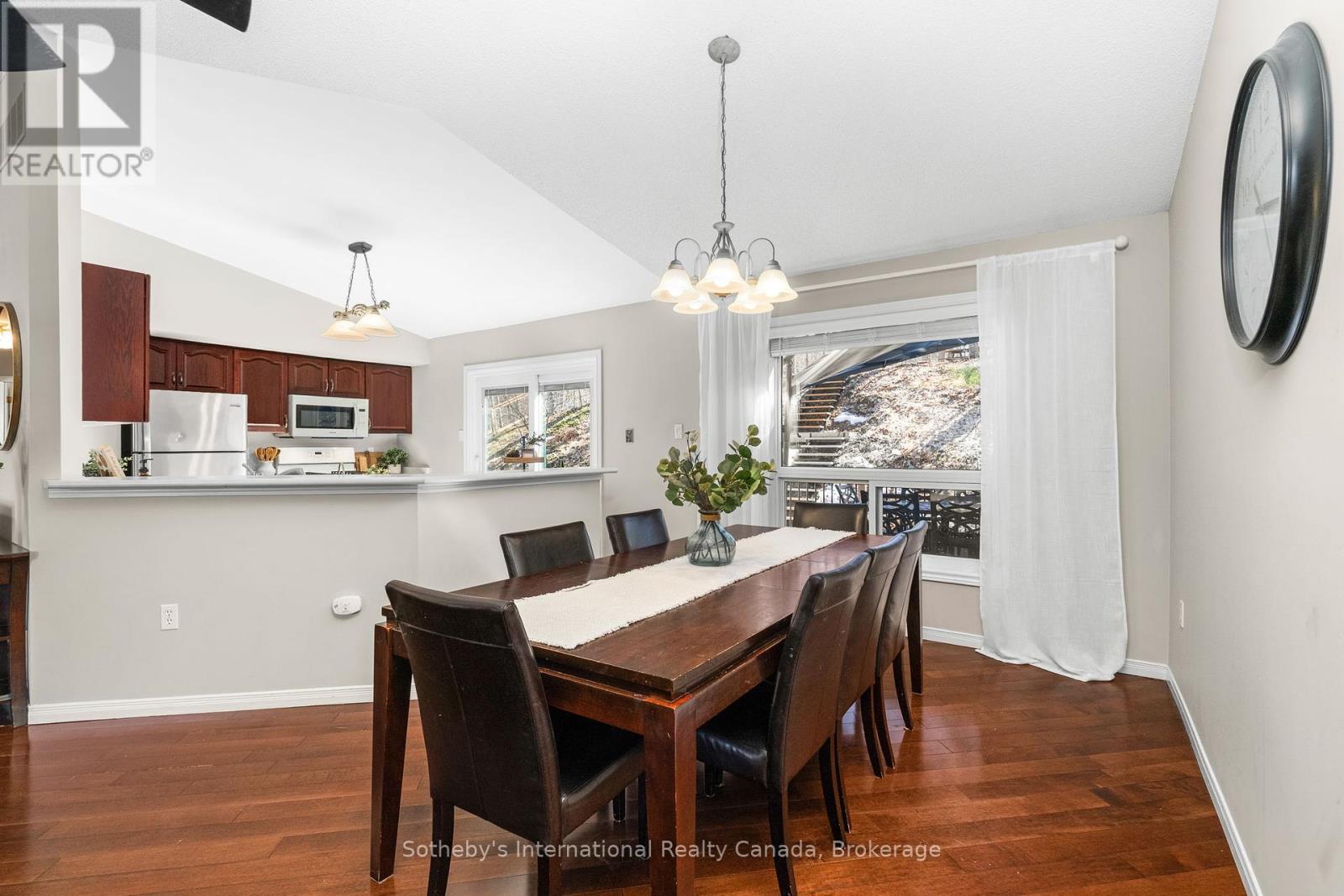 17 Sugarbush Road, Oro-Medonte, Ontario  L0K 1E0 - Photo 14 - S12329321