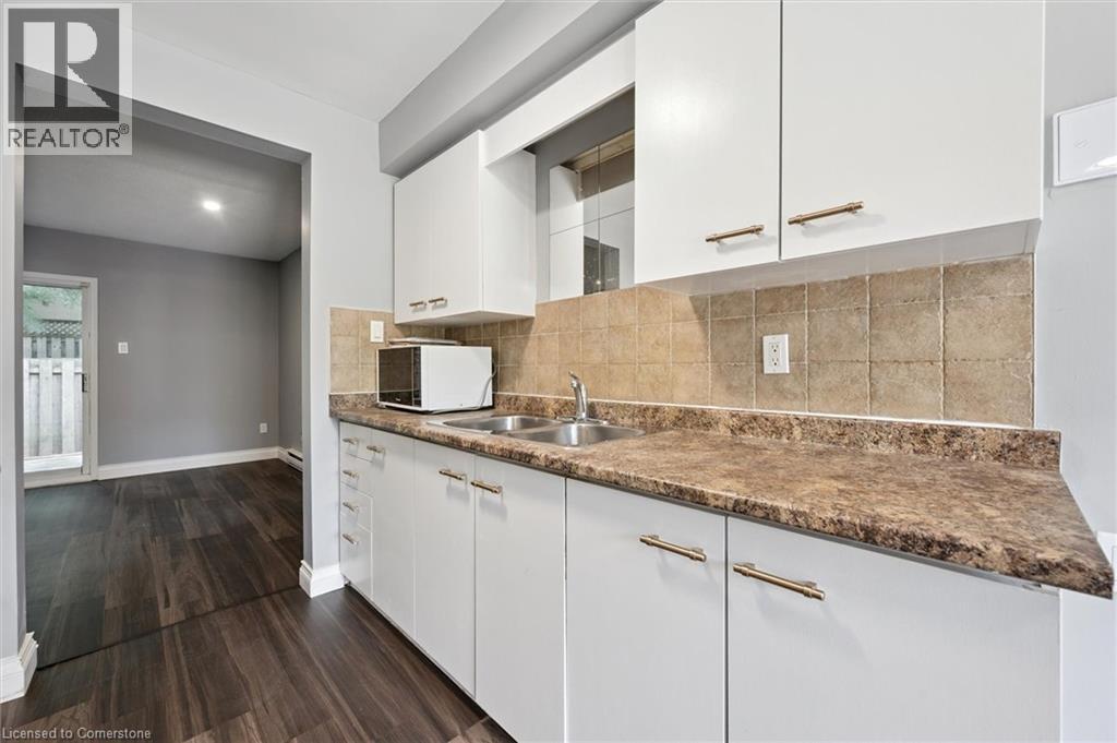 219 Kingswood Drive Unit# 18, Kitchener, Ontario  N2E 3J4 - Photo 13 - 40757207