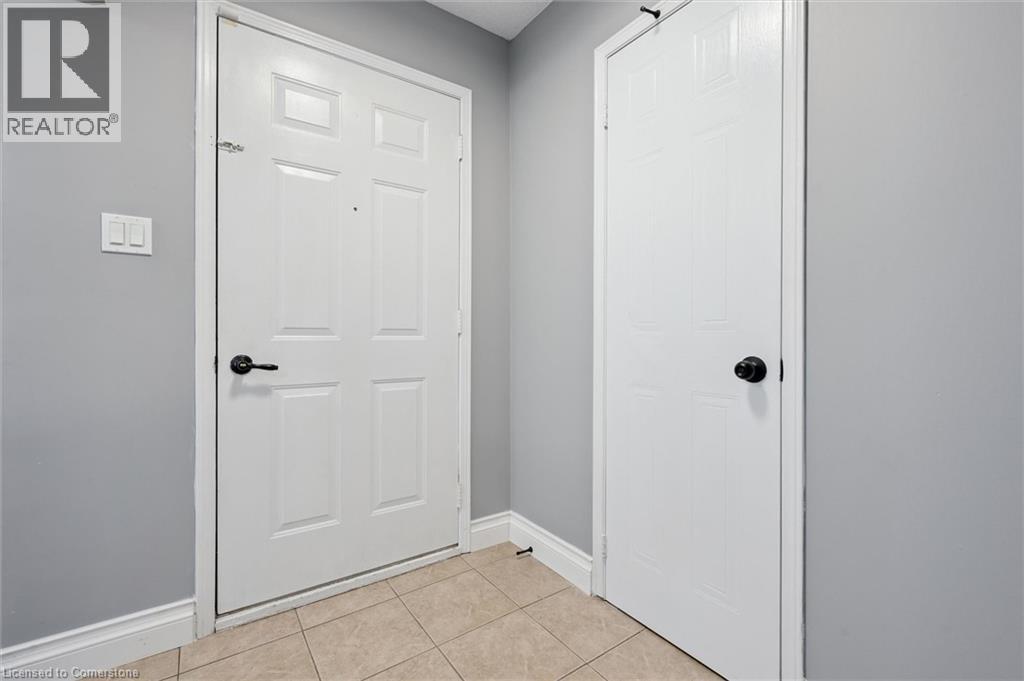 219 Kingswood Drive Unit# 18, Kitchener, Ontario  N2E 3J4 - Photo 4 - 40757207
