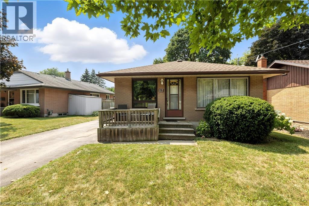 17 ELIZABETH Street, Cambridge, Ontario