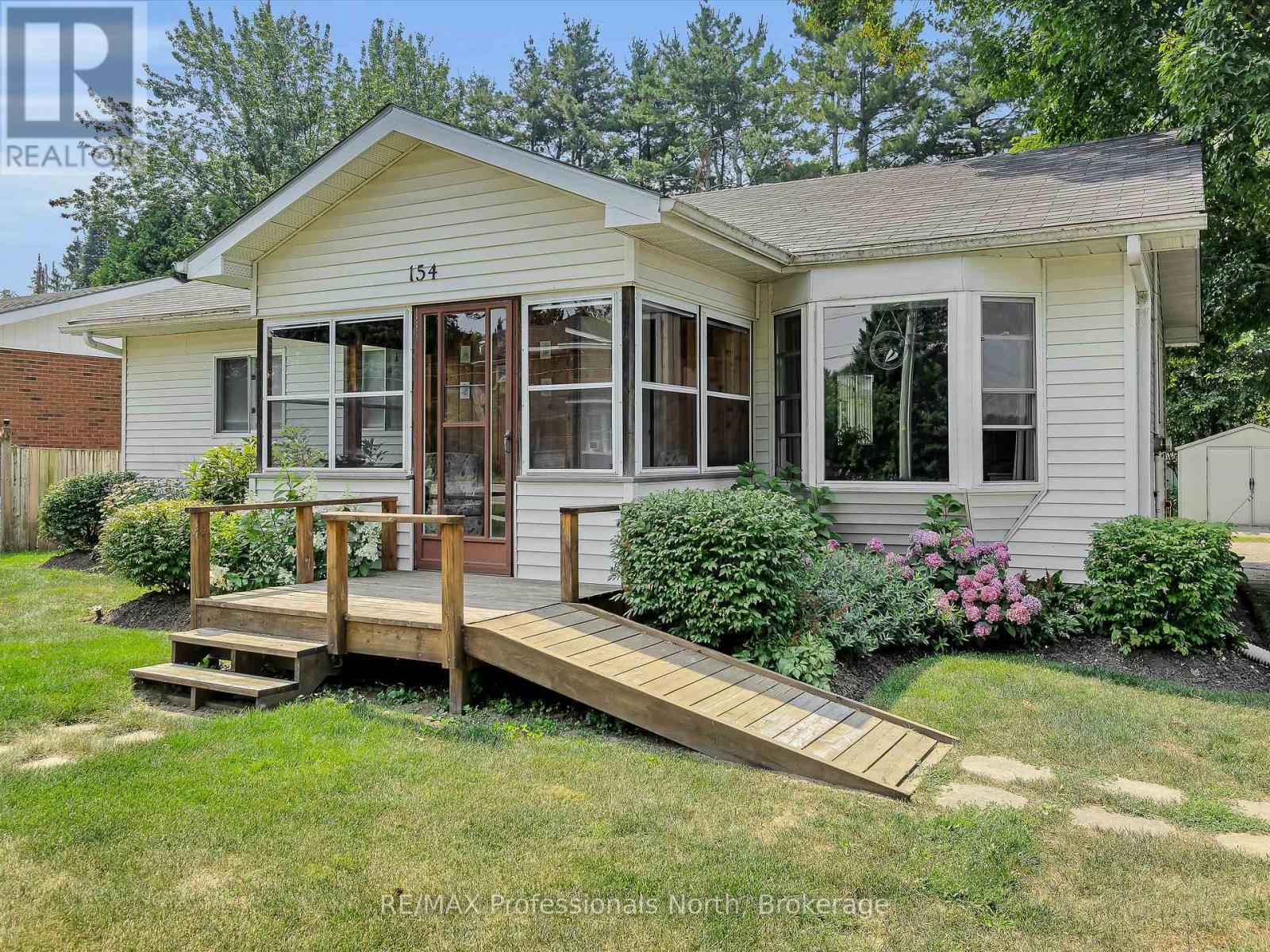 154 WELLINGTON STREET, Bracebridge, Ontario