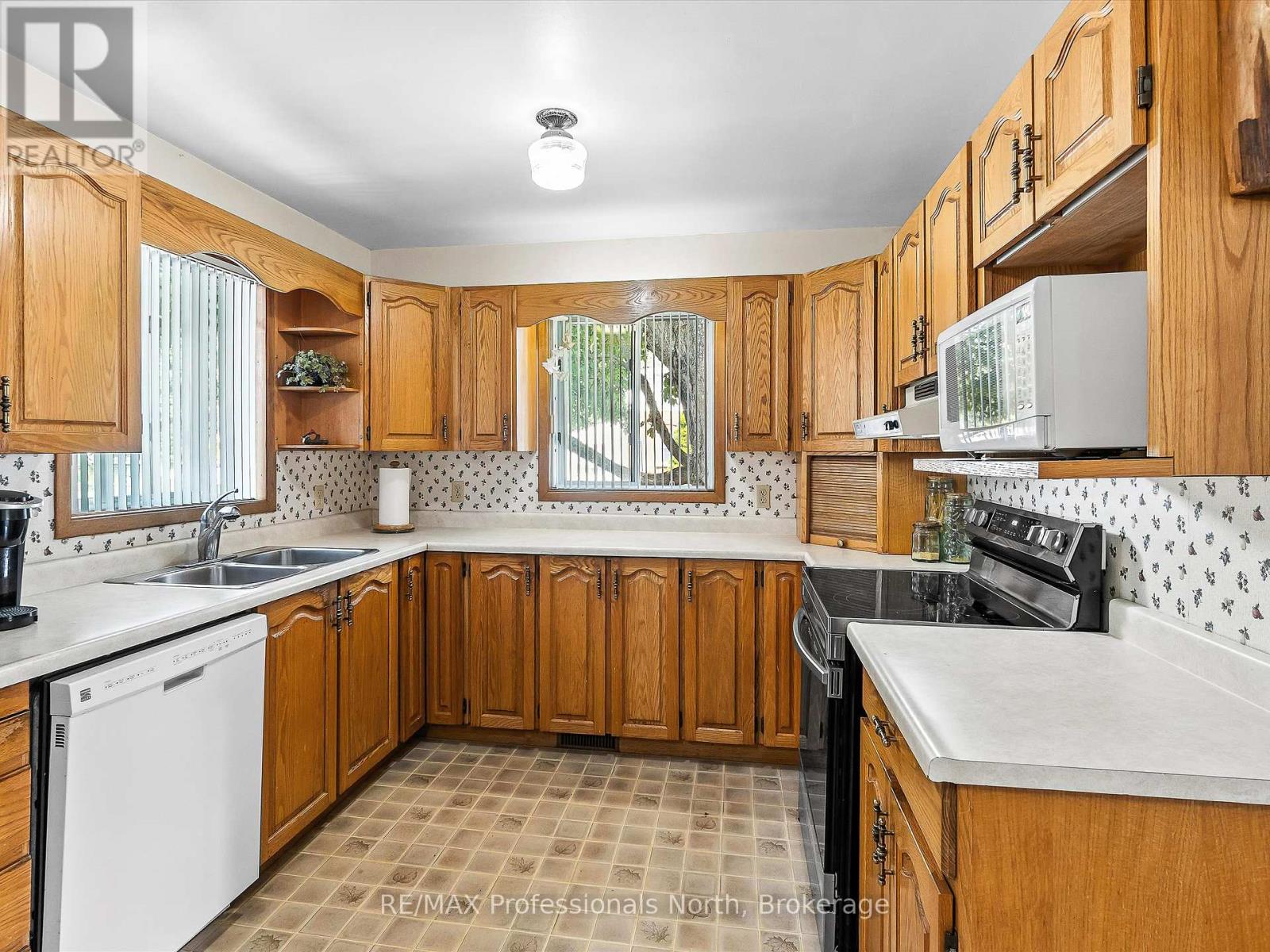 154 Wellington Street, Bracebridge, Ontario  P1L 1C4 - Photo 13 - X12329337