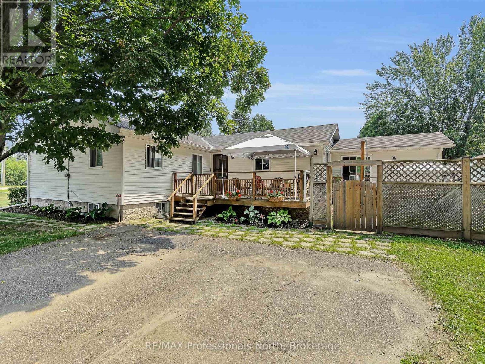 154 Wellington Street, Bracebridge, Ontario  P1L 1C4 - Photo 37 - X12329337