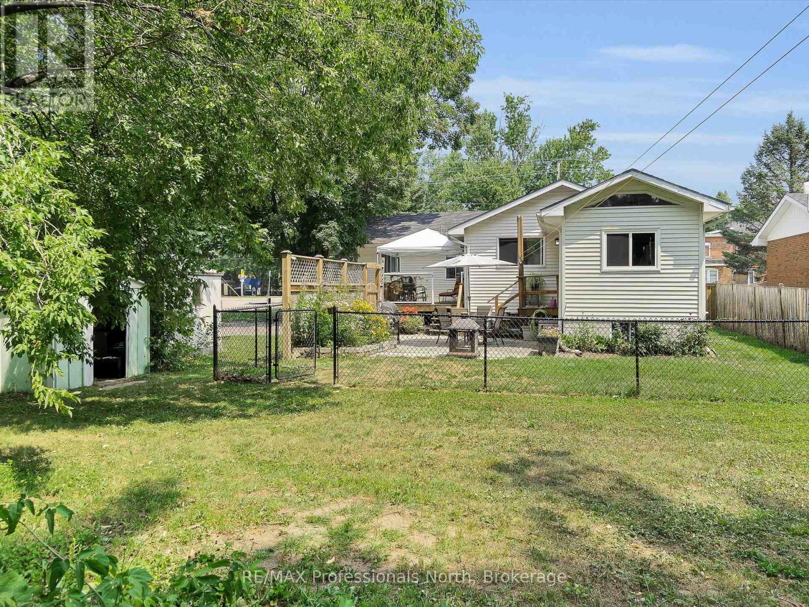 154 Wellington Street, Bracebridge, Ontario  P1L 1C4 - Photo 38 - X12329337