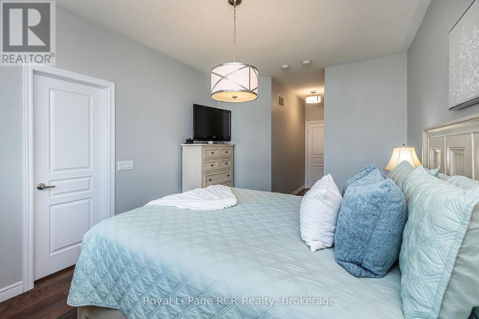 256 Johnson Drive, Shelburne, Ontario  L9V 3V7 - Photo 13 - X12329352