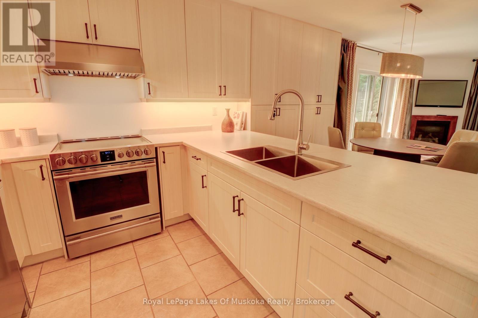 8 - 1561 Hidden Valley Road, Huntsville, Ontario  P1H 1A4 - Photo 4 - X12329402