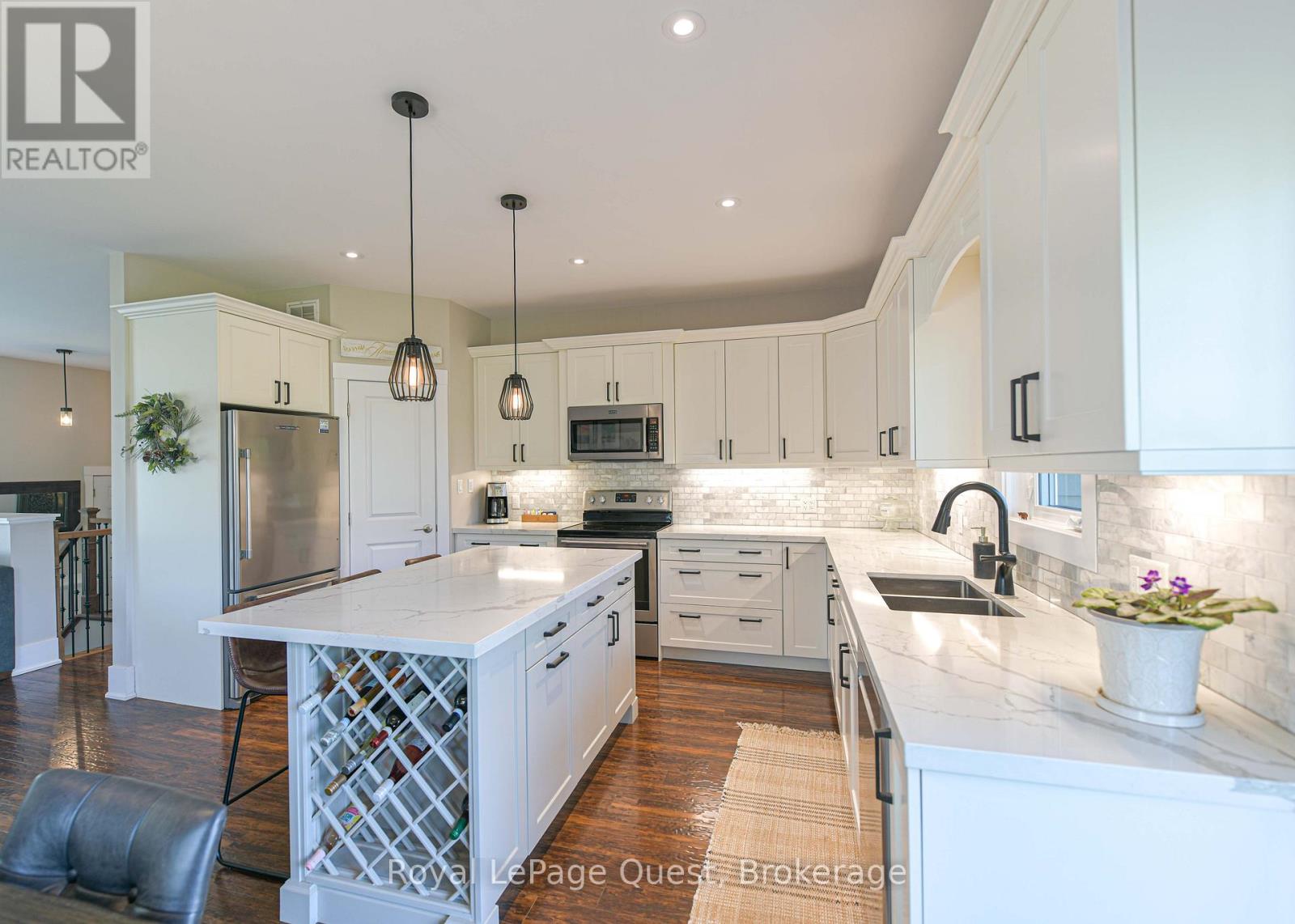 6 Millwood Court, Huntsville, Ontario  P1H 1E1 - Photo 12 - X12329552