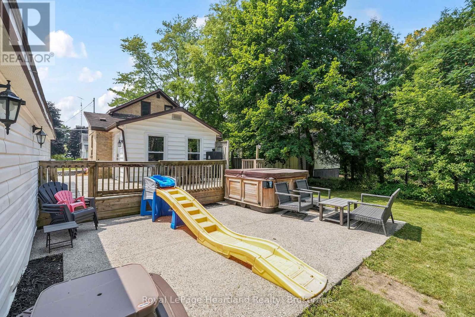 67 Robertson Street, Minto, Ontario  N0G 1Z0 - Photo 21 - X12329606