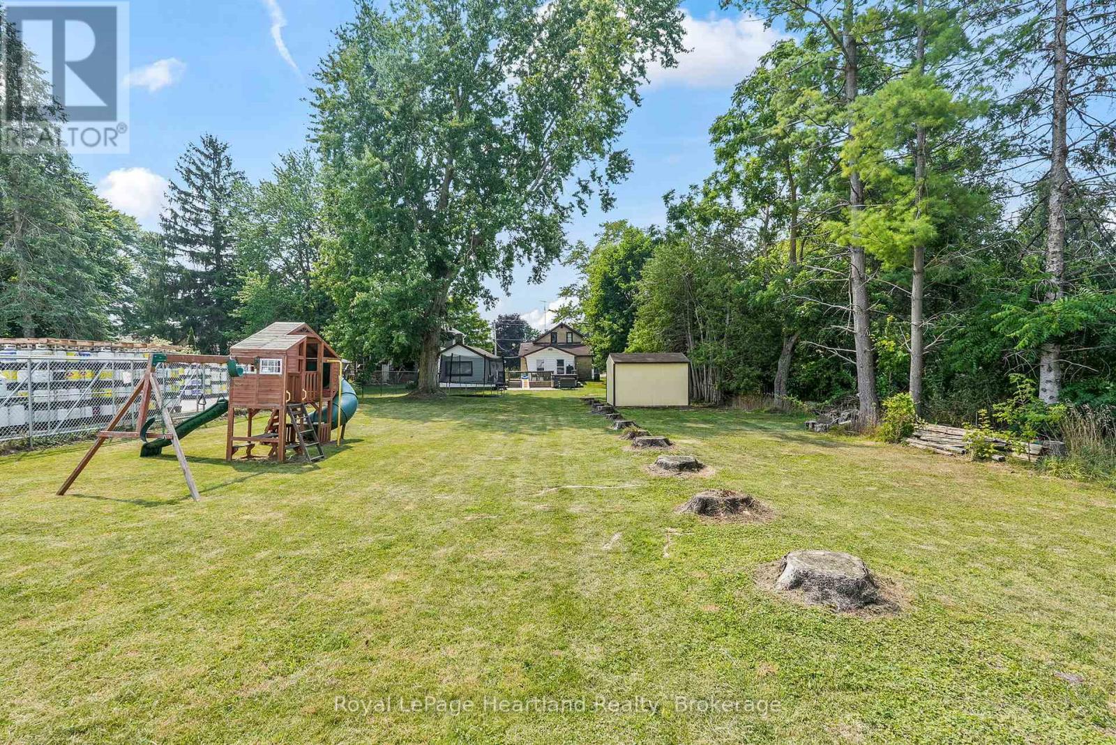 67 Robertson Street, Minto, Ontario  N0G 1Z0 - Photo 25 - X12329606
