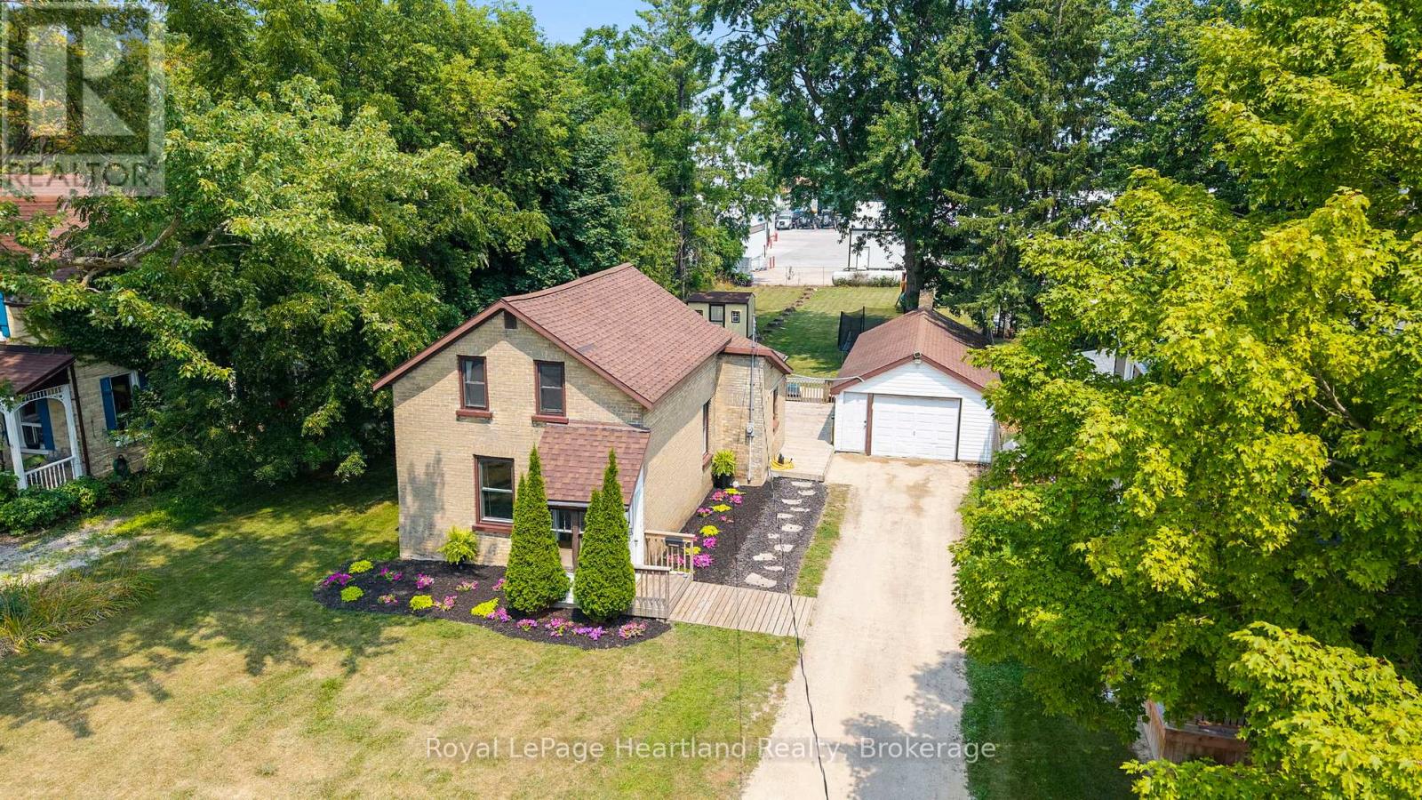 67 Robertson Street, Minto, Ontario  N0G 1Z0 - Photo 3 - X12329606