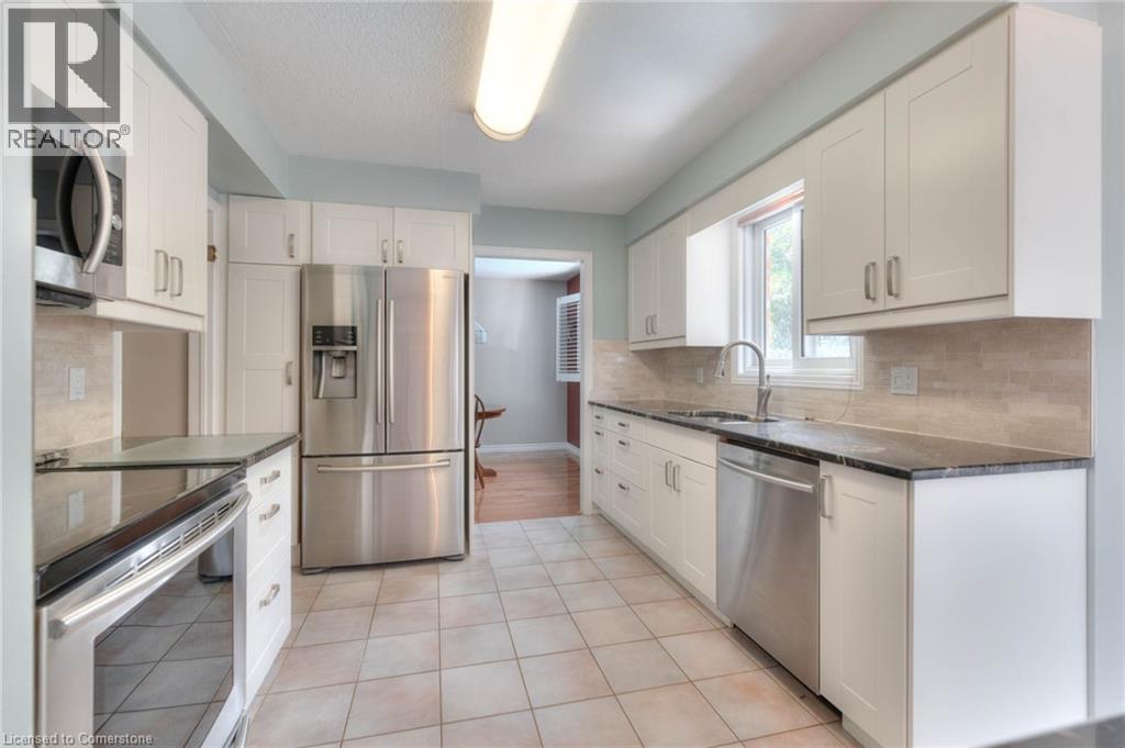 23 Tami Court, Kitchener, Ontario  N2B 3V2 - Photo 8 - 40757497