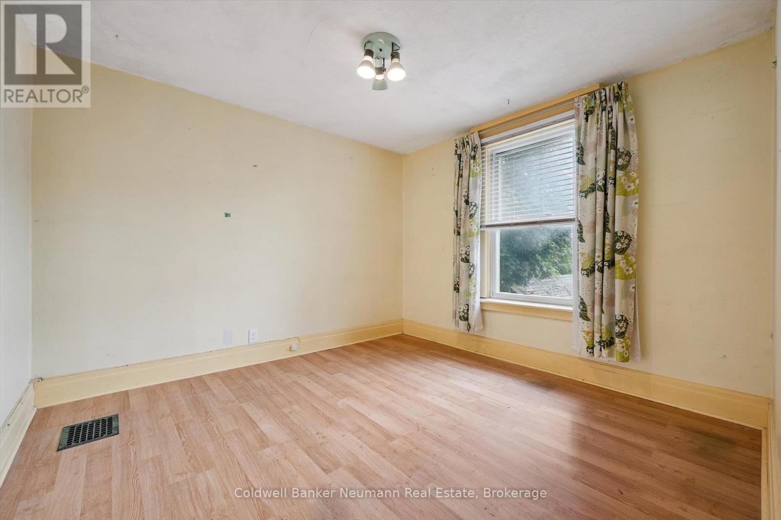 336 Paisley Road, Guelph, Ontario  N1H 2P9 - Photo 12 - X12329754