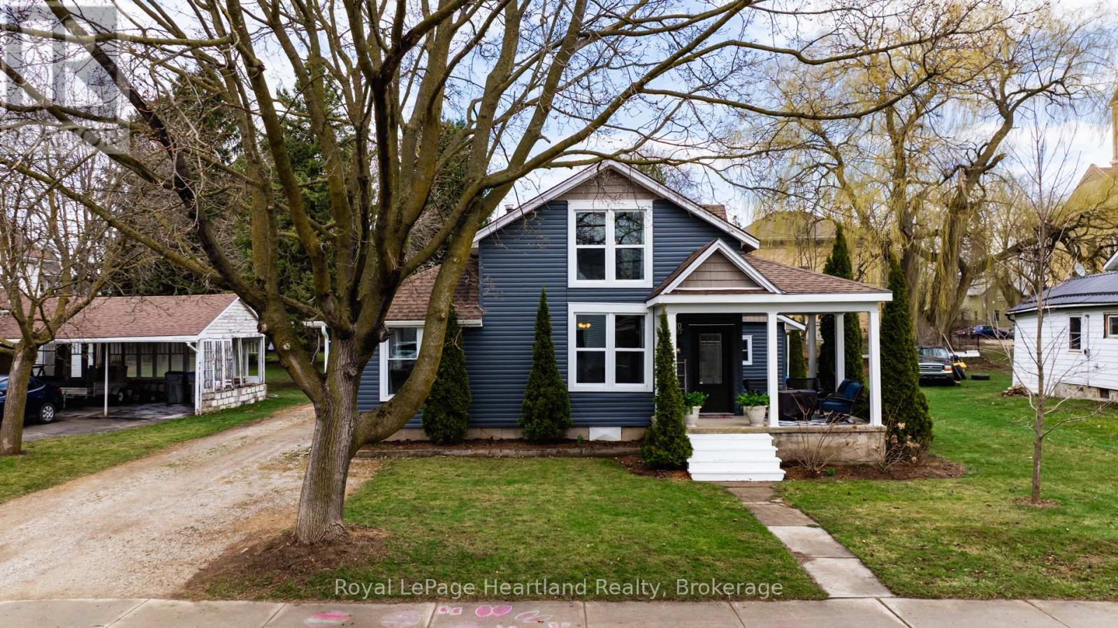 70 John Street, Huron East, Ontario  N0K 1W0 - Photo 2 - X12329761