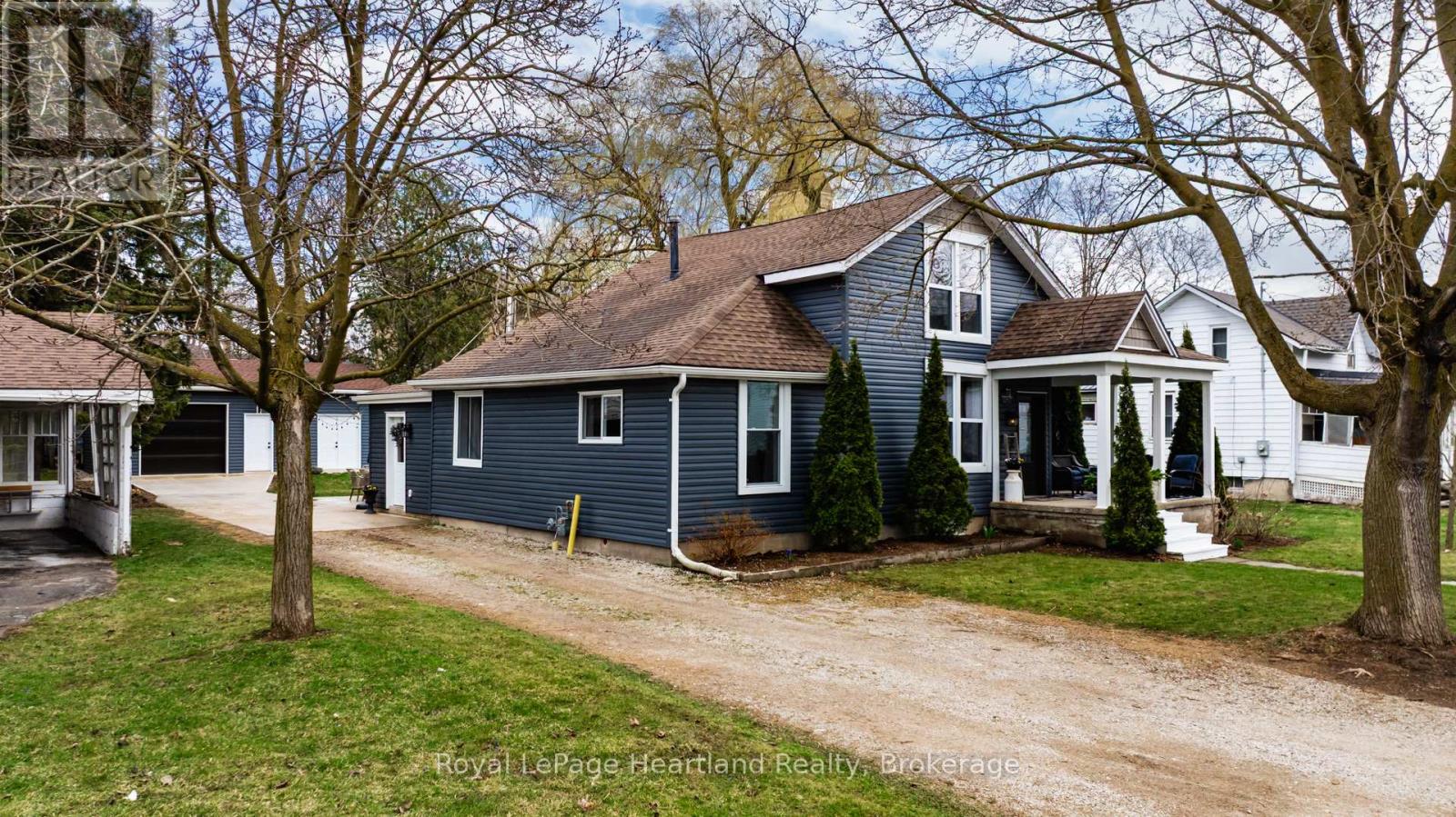 70 John Street, Huron East, Ontario  N0K 1W0 - Photo 3 - X12329761