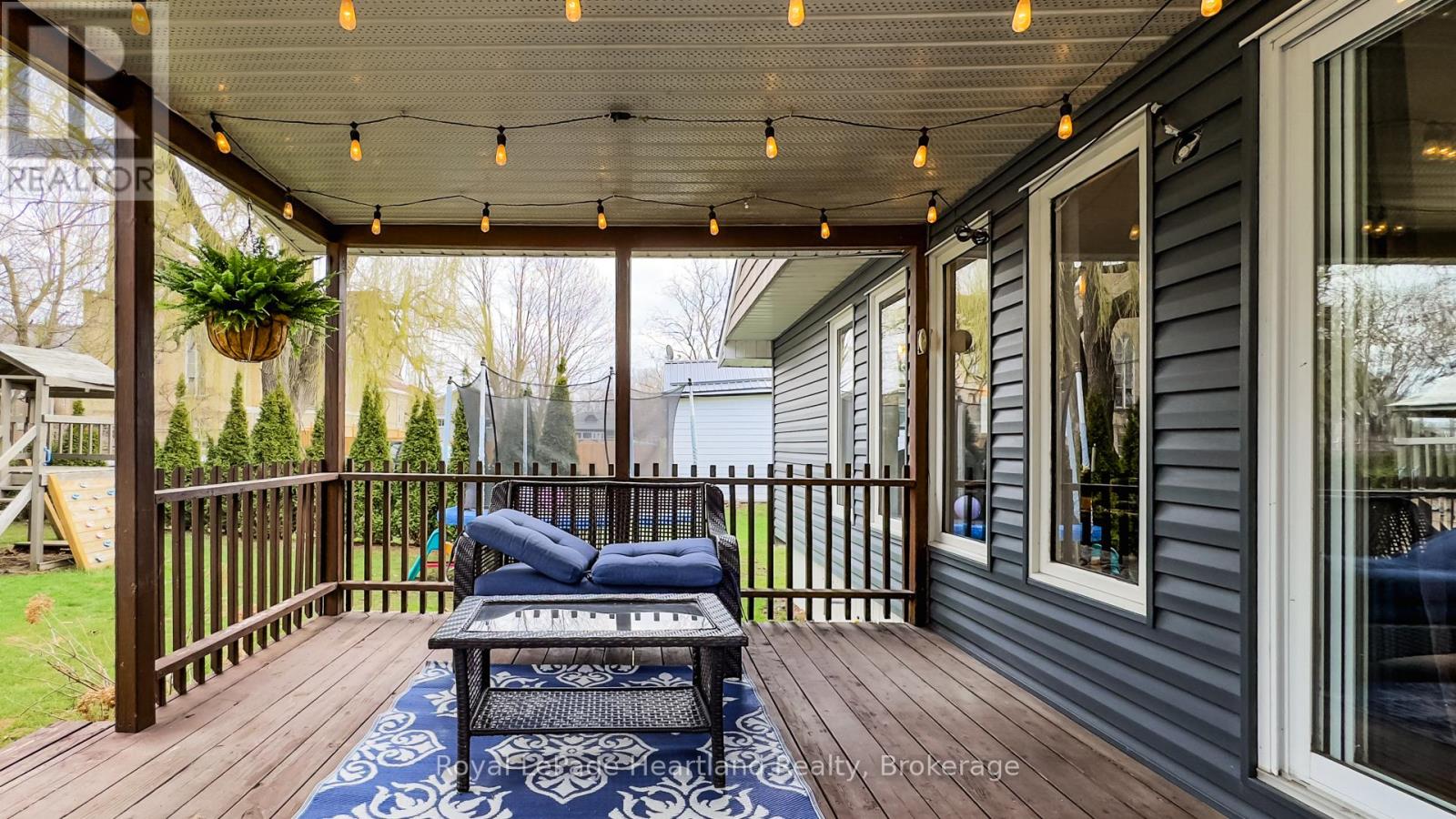 70 John Street, Huron East, Ontario  N0K 1W0 - Photo 38 - X12329761