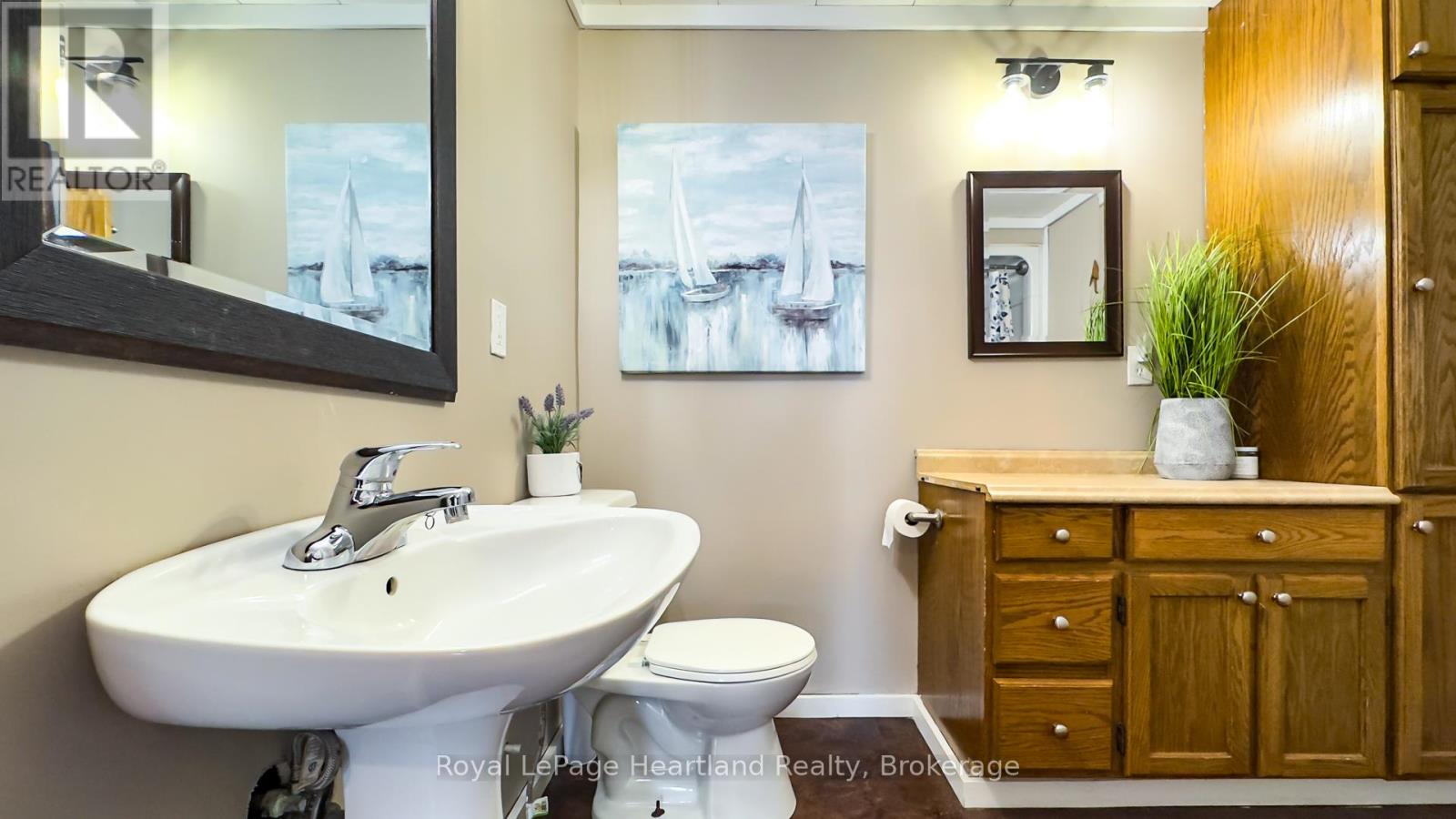 70 John Street, Huron East, Ontario  N0K 1W0 - Photo 4 - X12329761
