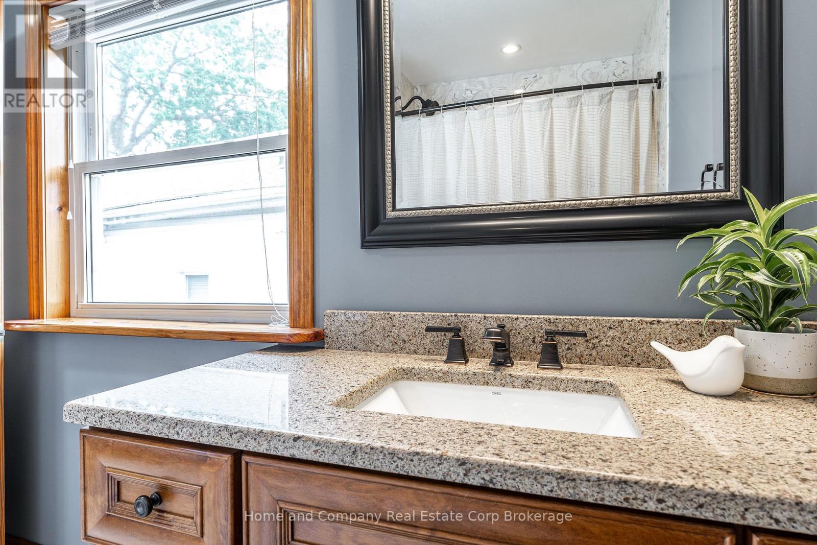 67 St David Street, Stratford, Ontario  N5A 1C1 - Photo 20 - X12329764